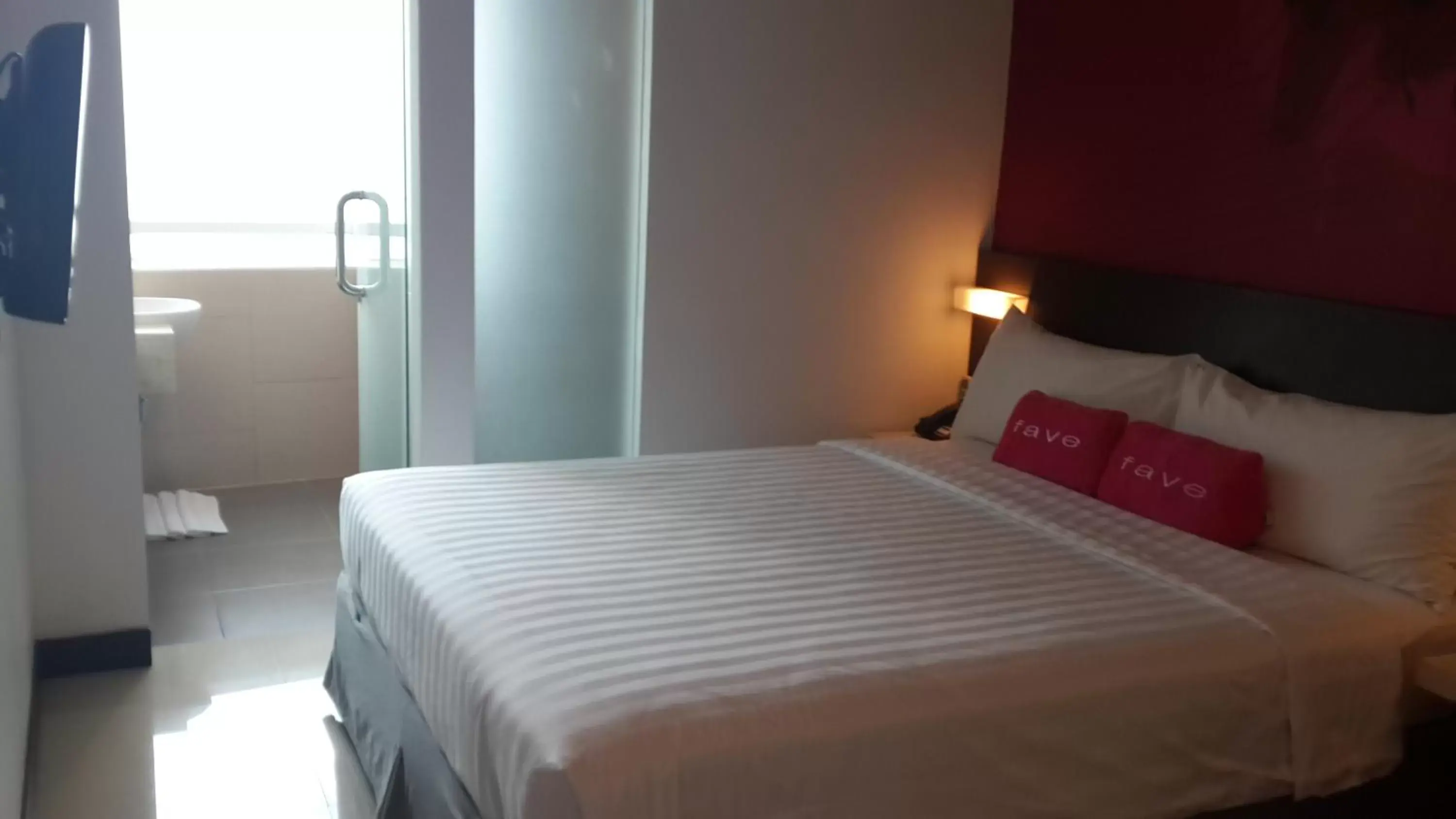 Day, Bed in favehotel Pluit Junction