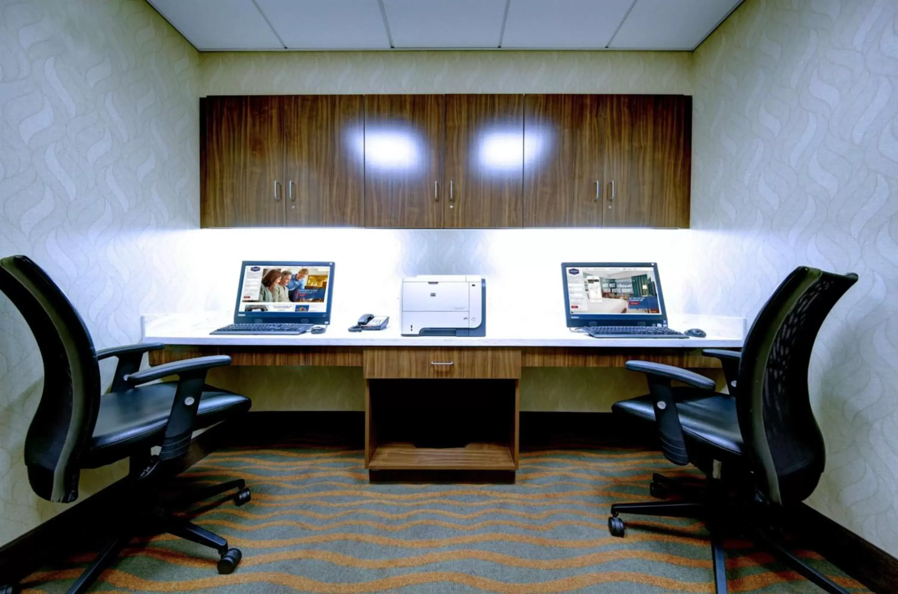 Business facilities, Business Area/Conference Room in Hampton Inn & Suites Harrisburg
