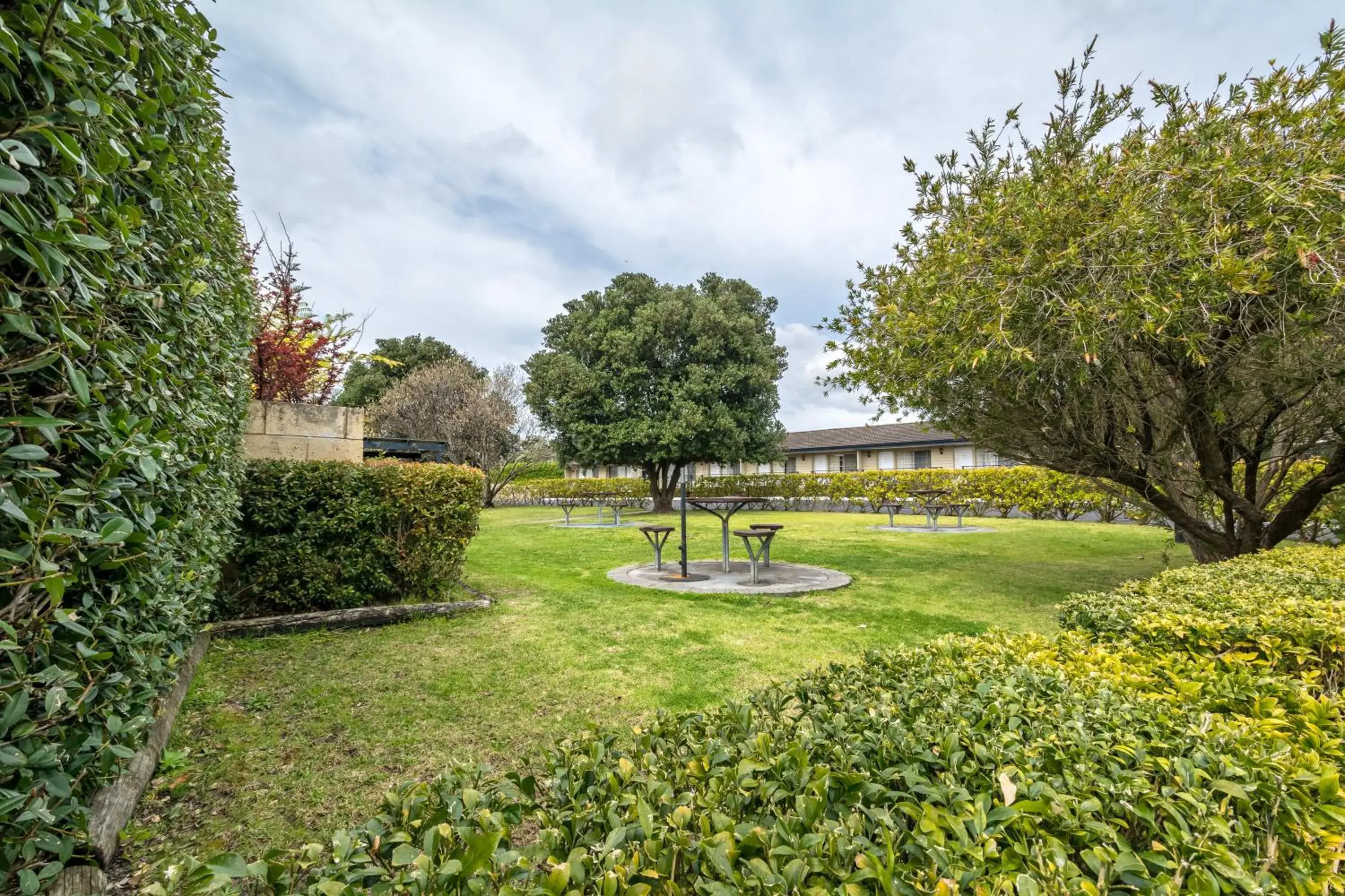 BBQ facilities, Garden in ibis Styles Albany