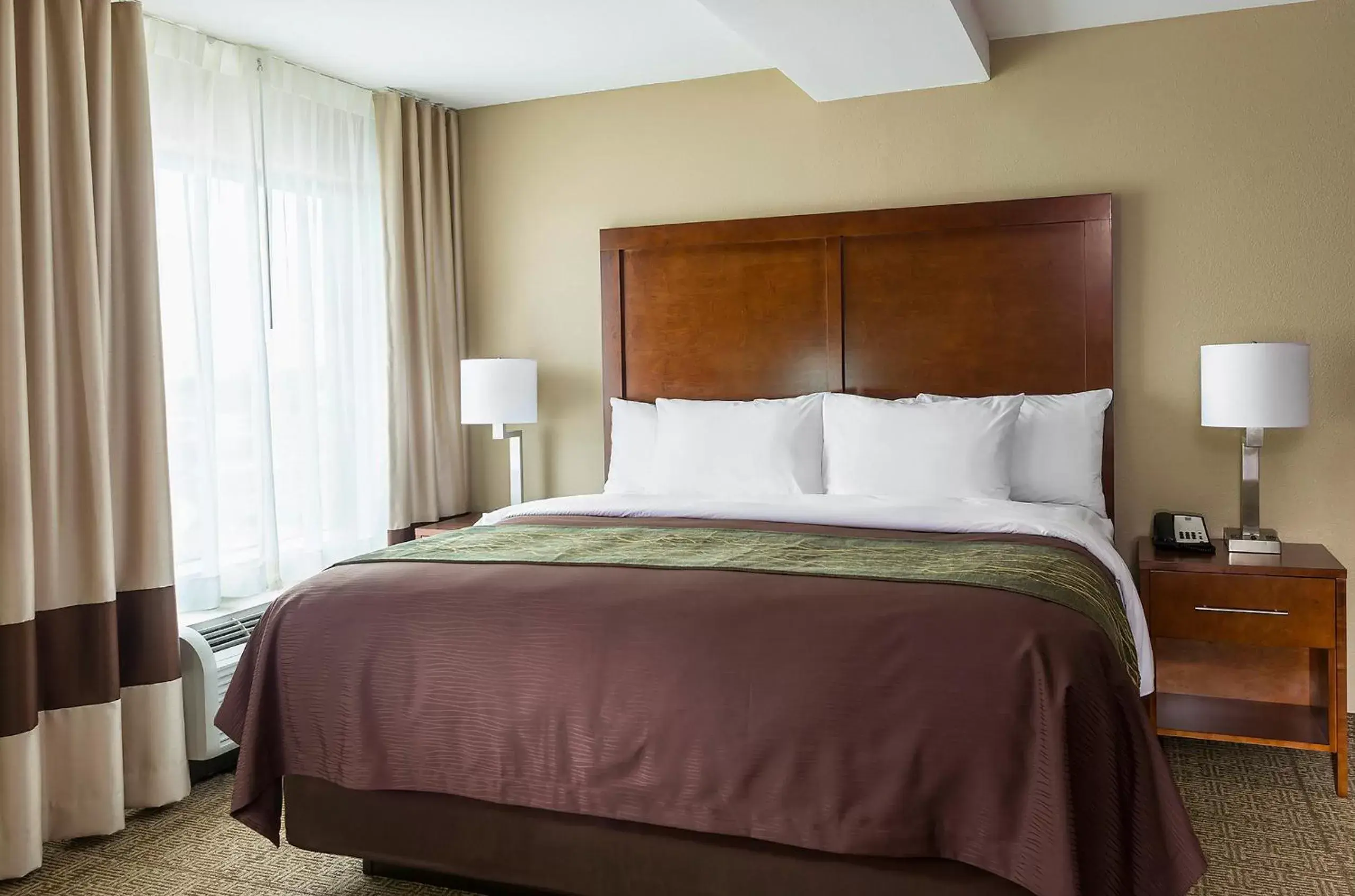 Bed in Comfort Inn & Suites West - Medical Center