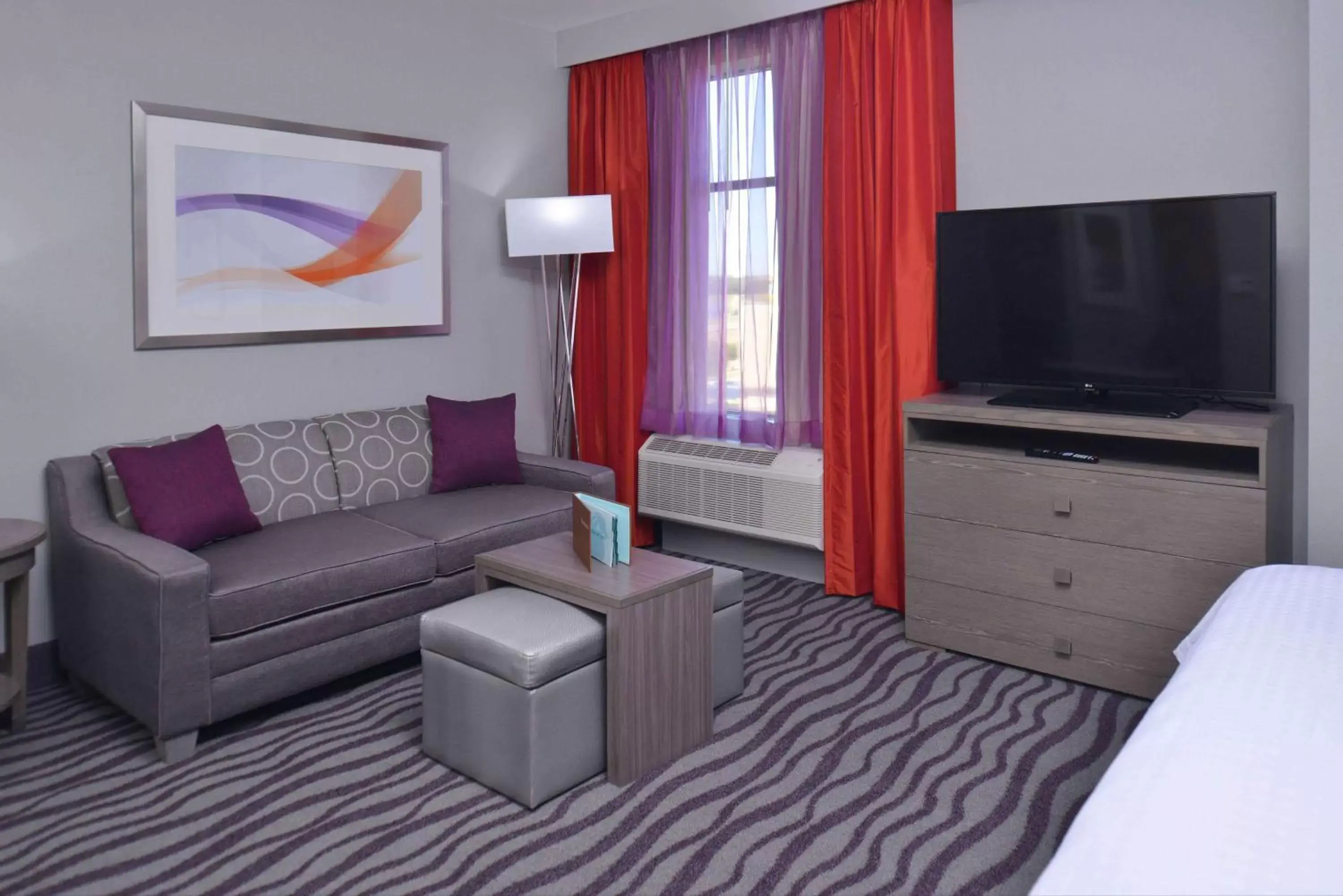 Living room, TV/Entertainment Center in Homewood Suites by Hilton Trophy Club Fort Worth North