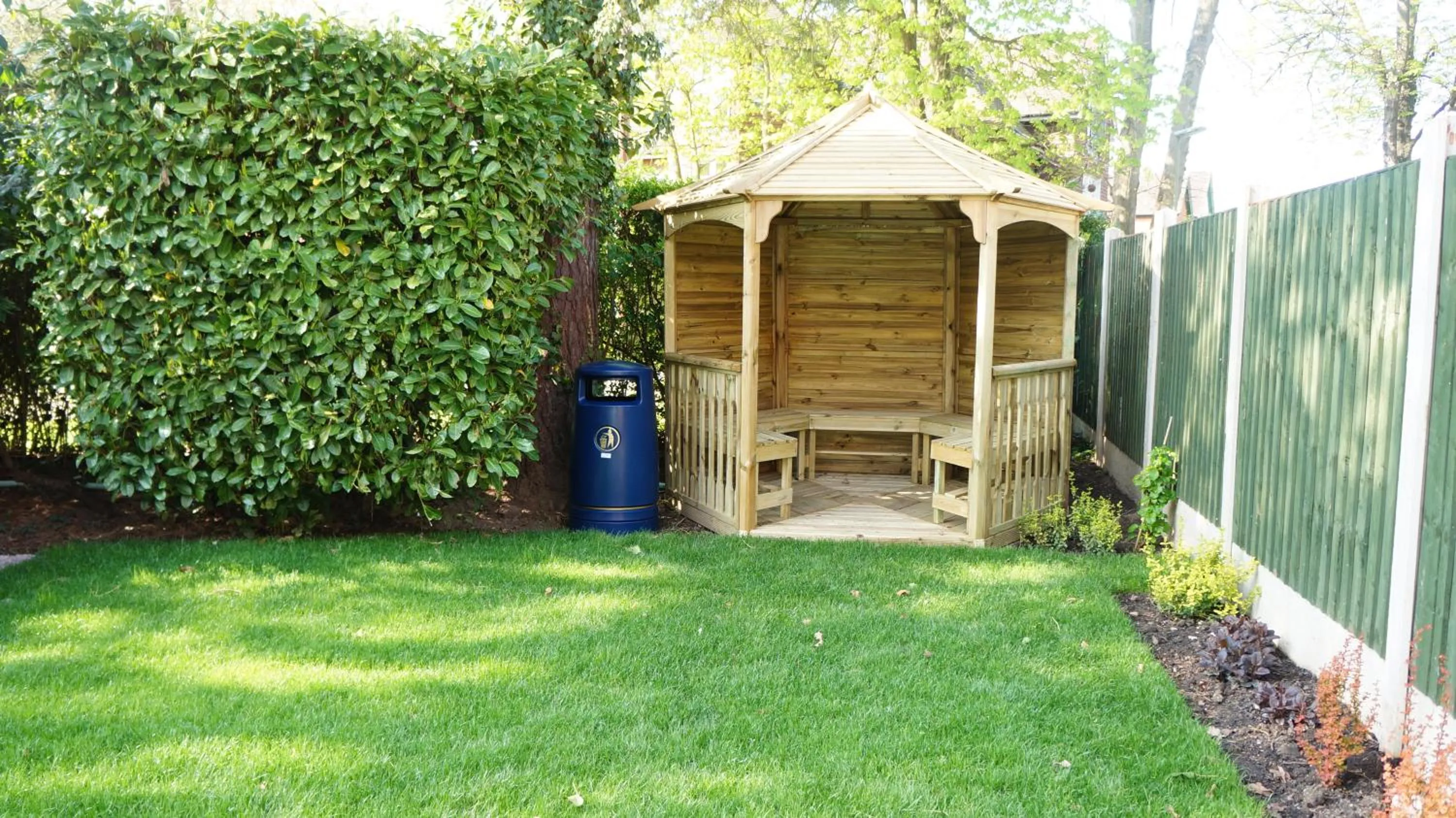 Garden in The Lawn Guest House Gatwick