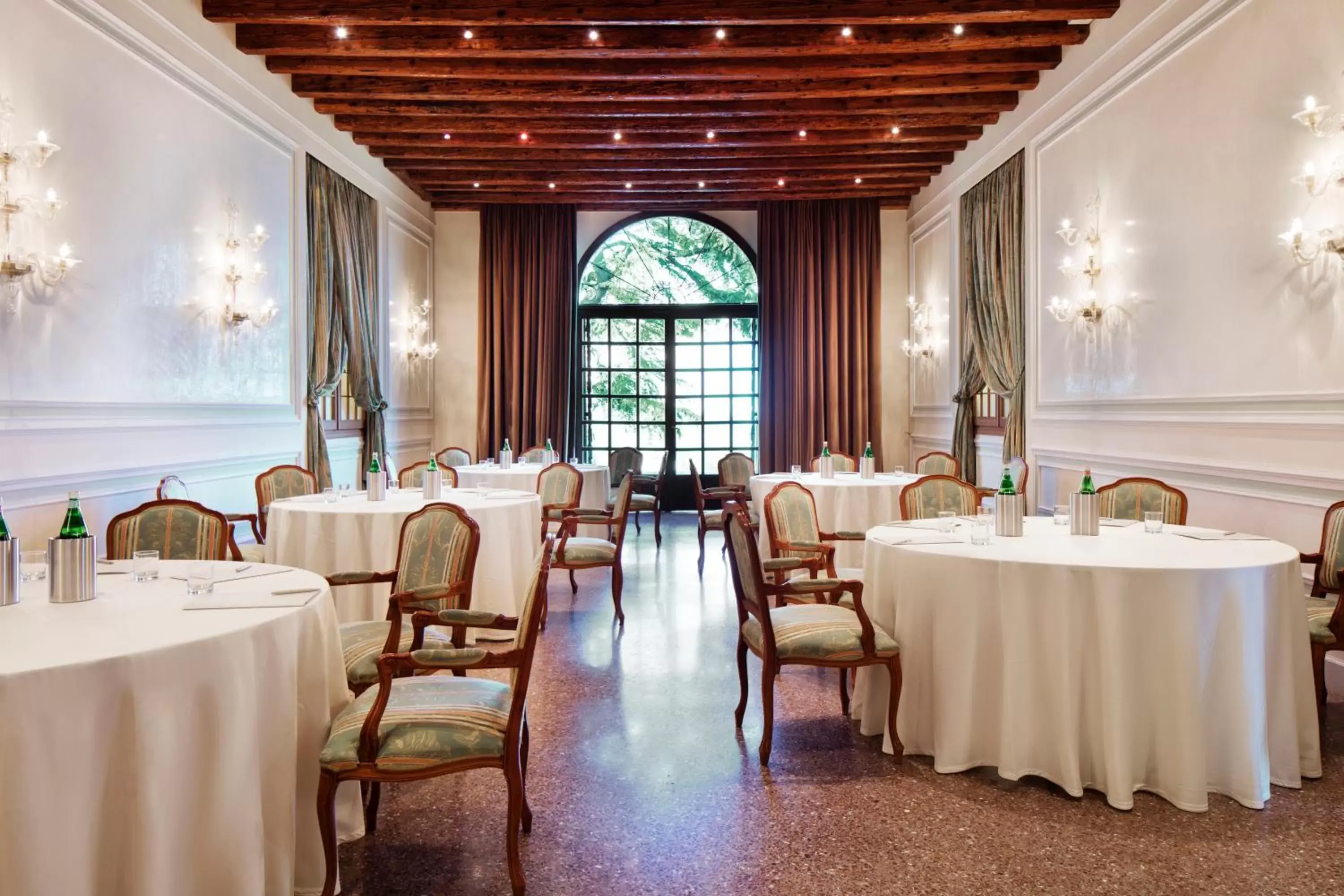 Meeting/conference room, Restaurant/Places to Eat in Villa Michelangelo Vicenza – Starhotels Collezione