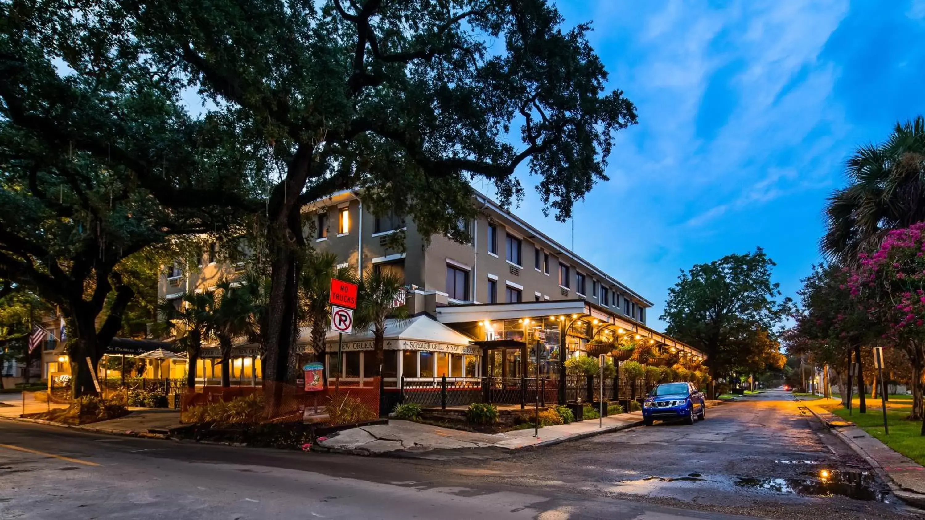 Property building in St Charles Inn, Superior Hotel