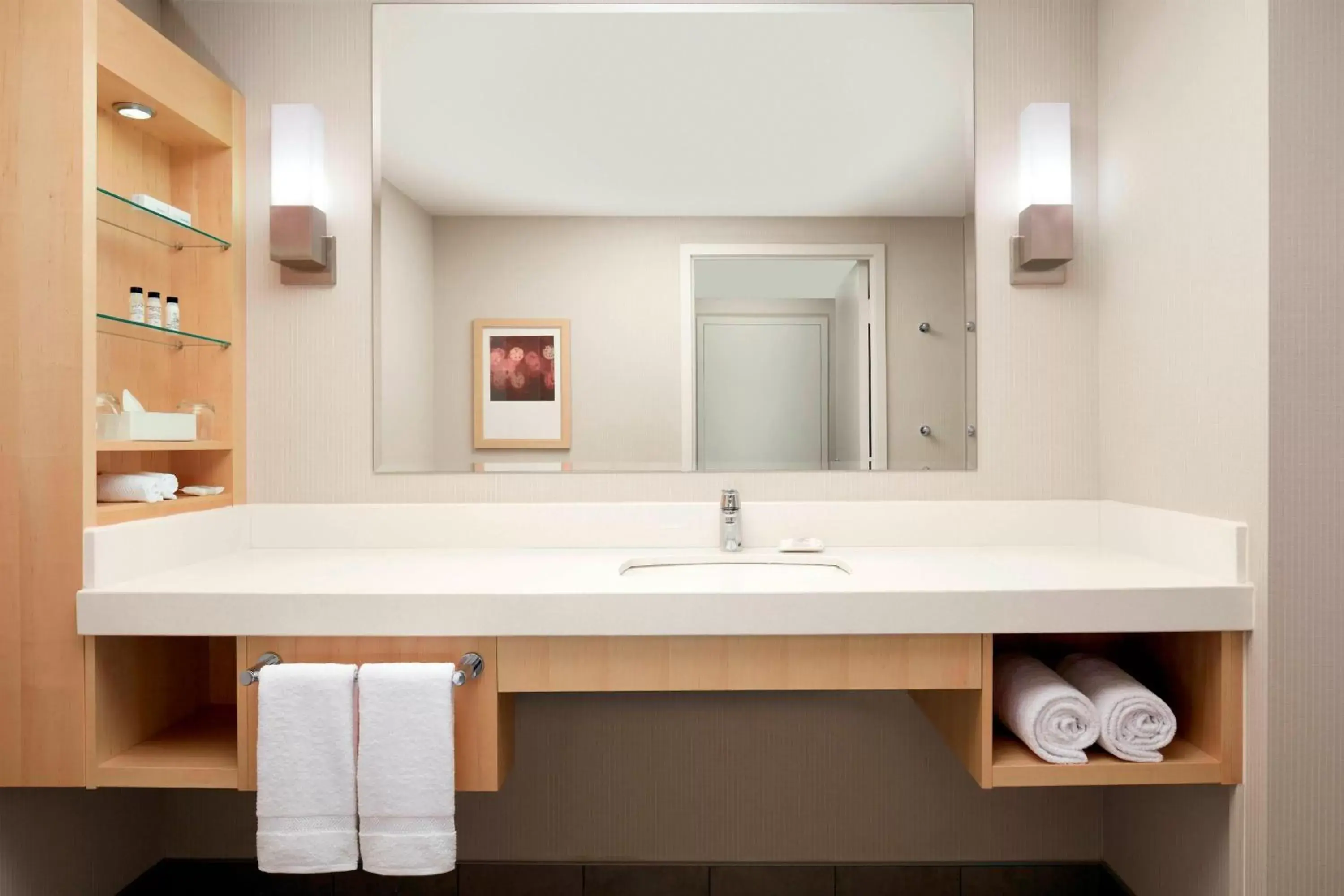 Bathroom in Delta Hotels by Marriott Montreal