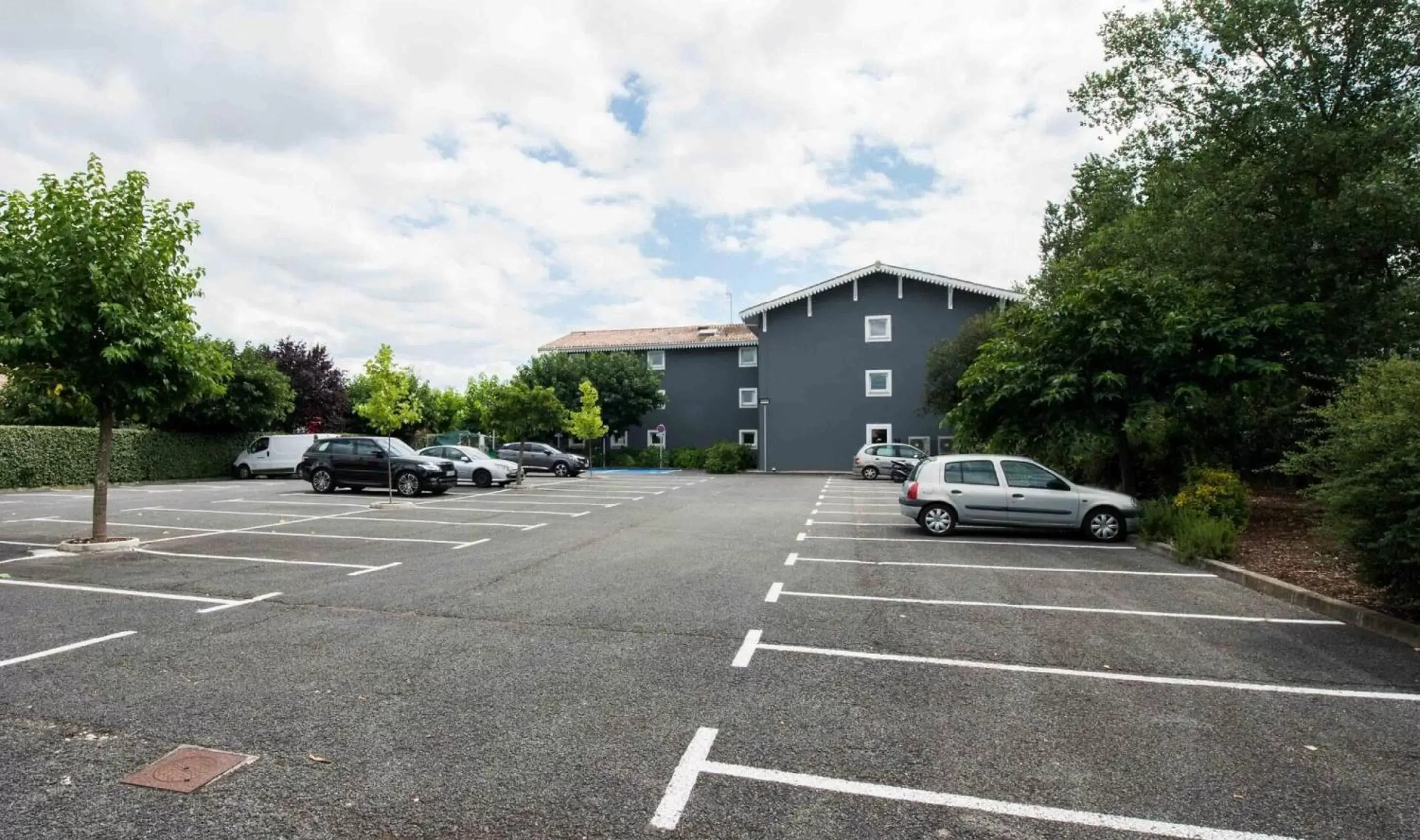 Property building in KYRIAD BORDEAUX SUD - Villenave d'Ornon Property building in KYRIAD BORDEAUX SUD - Villenave d'Ornon