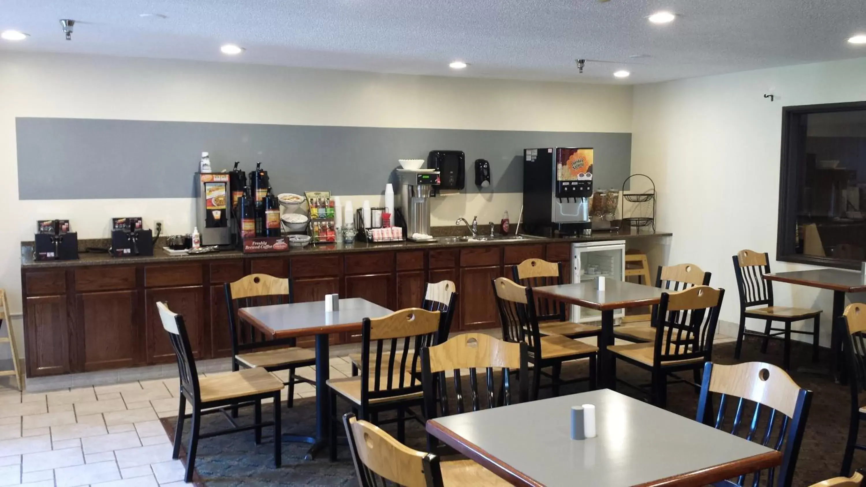 Continental breakfast, Restaurant/Places to Eat in Baymont by Wyndham Hot Springs