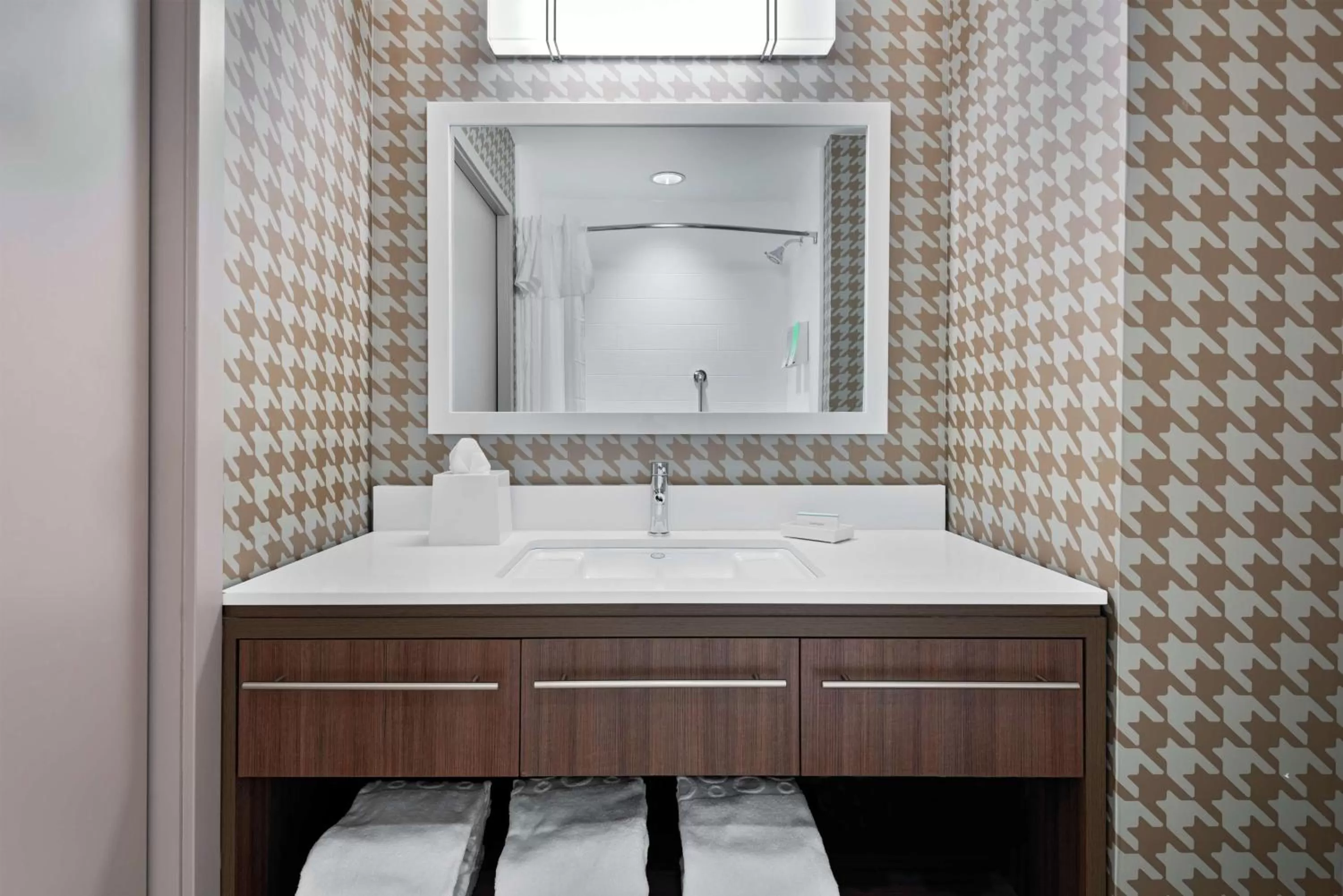 Bathroom in Home2 Suites By Hilton Orlando Near Universal