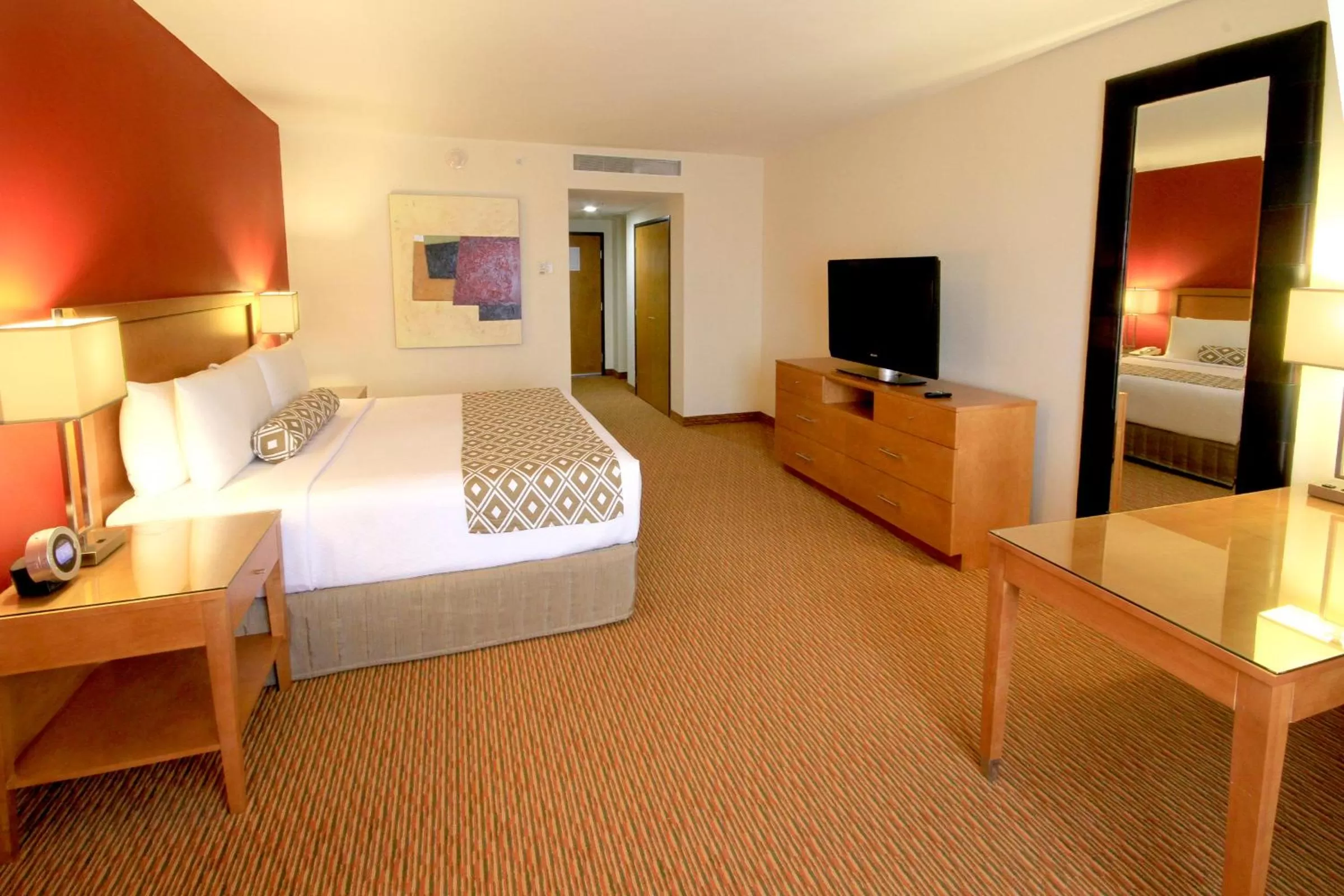 Photo of the whole room, Bed in Crowne Plaza Monterrey Aeropuerto by IHG