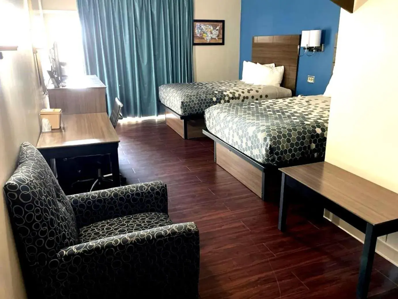 Photo of the whole room, Bed in Baymont by Wyndham Bay City