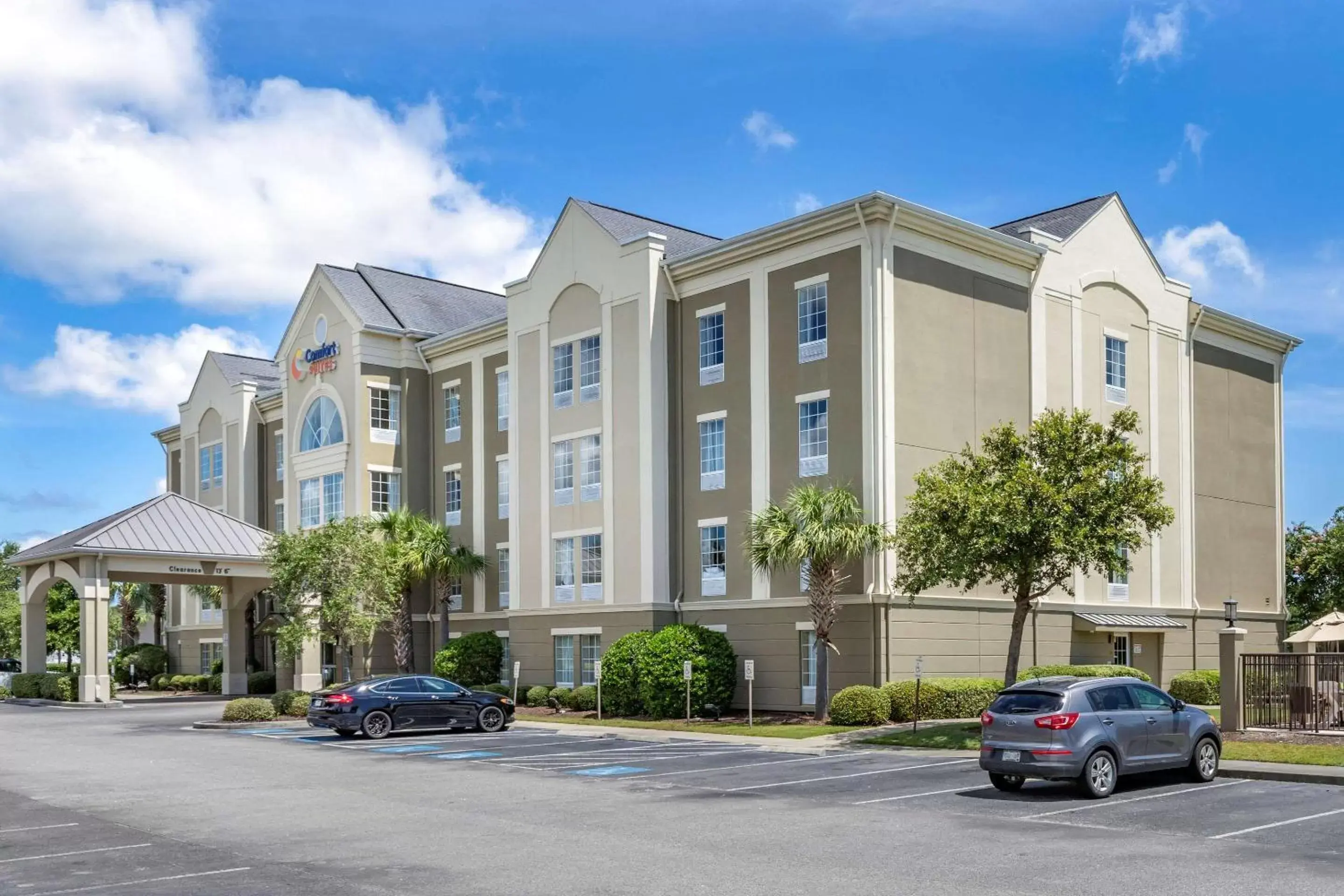 Property Building in Comfort Suites Myrtle Beach Central