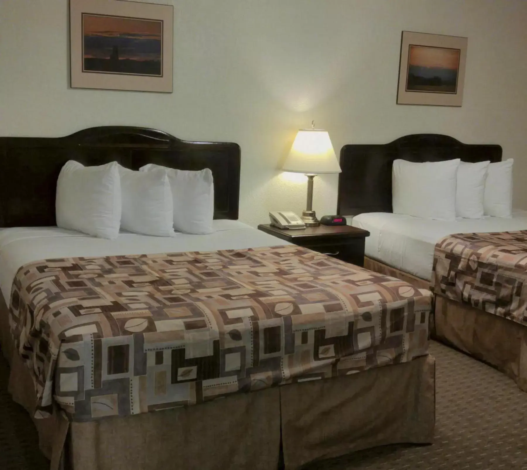 Bedroom, Bed in Prairie Moon Inn & Suites Unity
