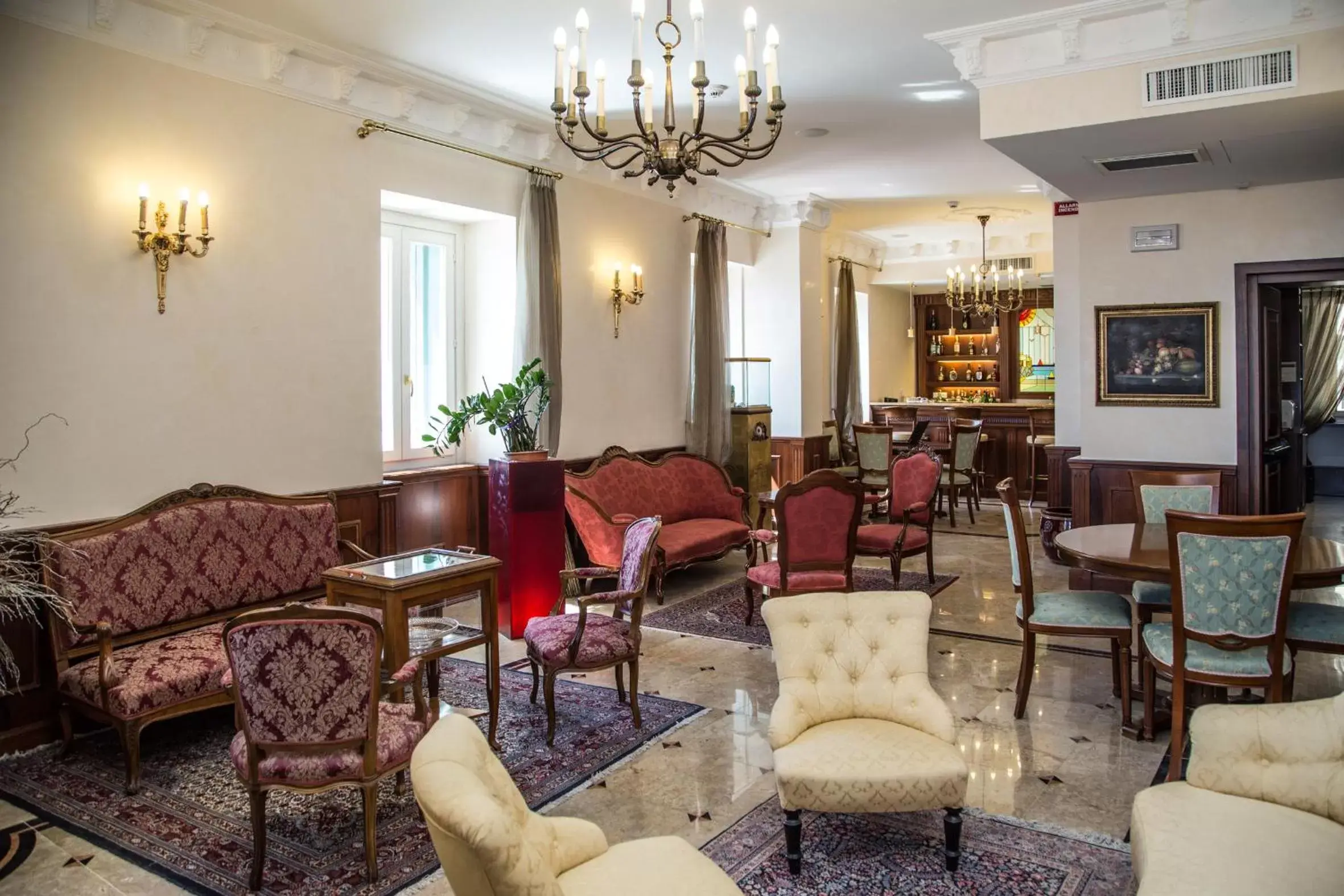 Lobby or reception, Restaurant/Places to Eat in Livingston Hotel