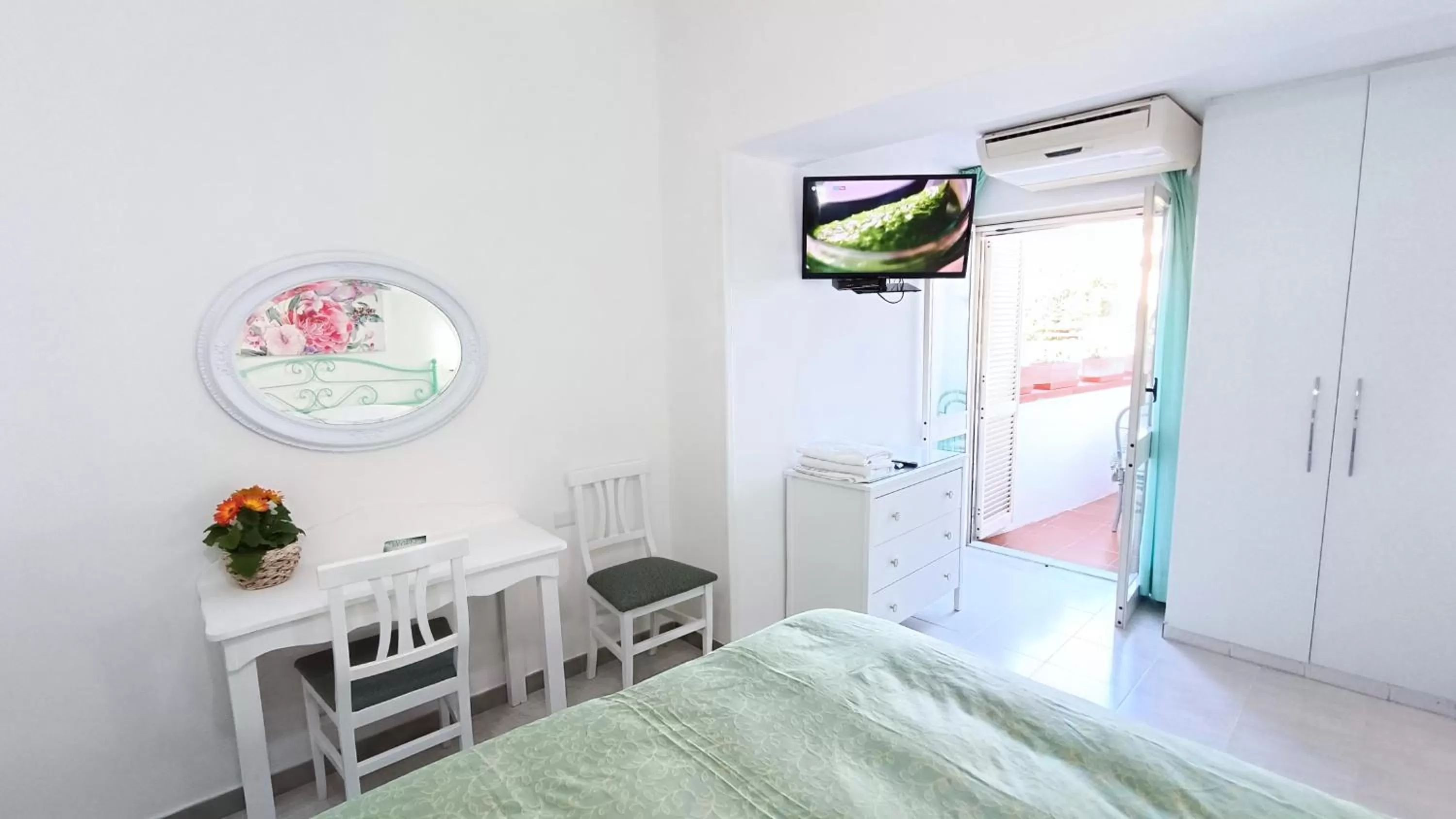 Photo of the whole room, Bed in Hotel Casa Nicola