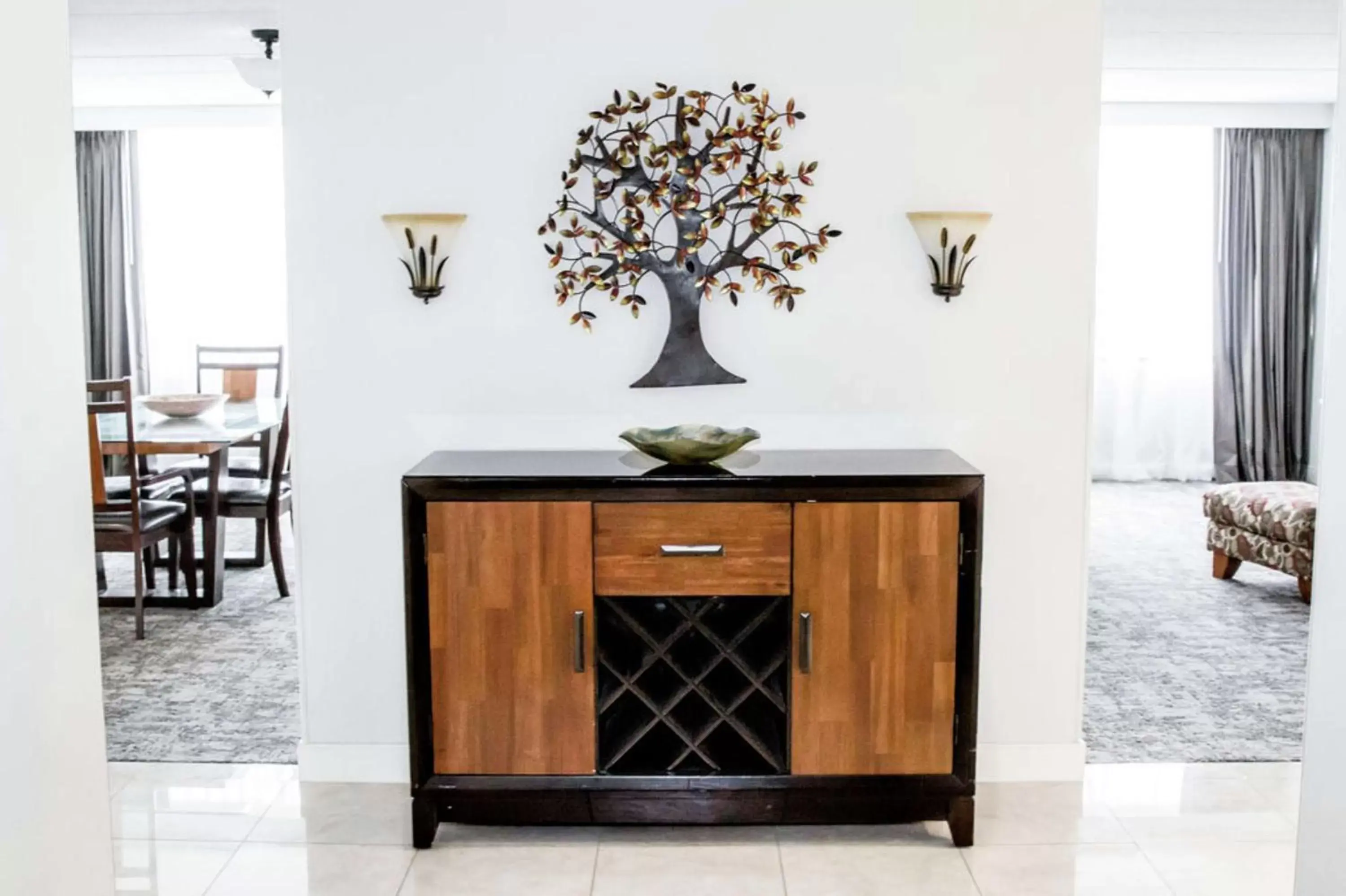 Living room in DoubleTree by Hilton Charlottesville Living room in DoubleTree by Hilton Charlottesville