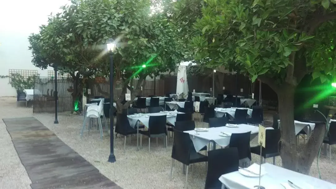 Restaurant/Places to Eat in Hotel Los Bartolos