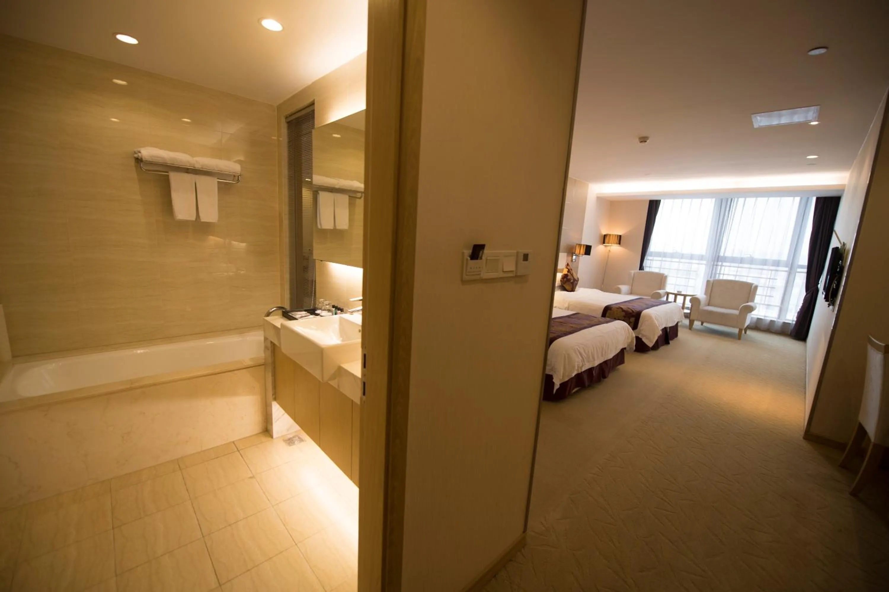 Photo of the whole room, Bed in Suzhou Sun Plaza Hotel