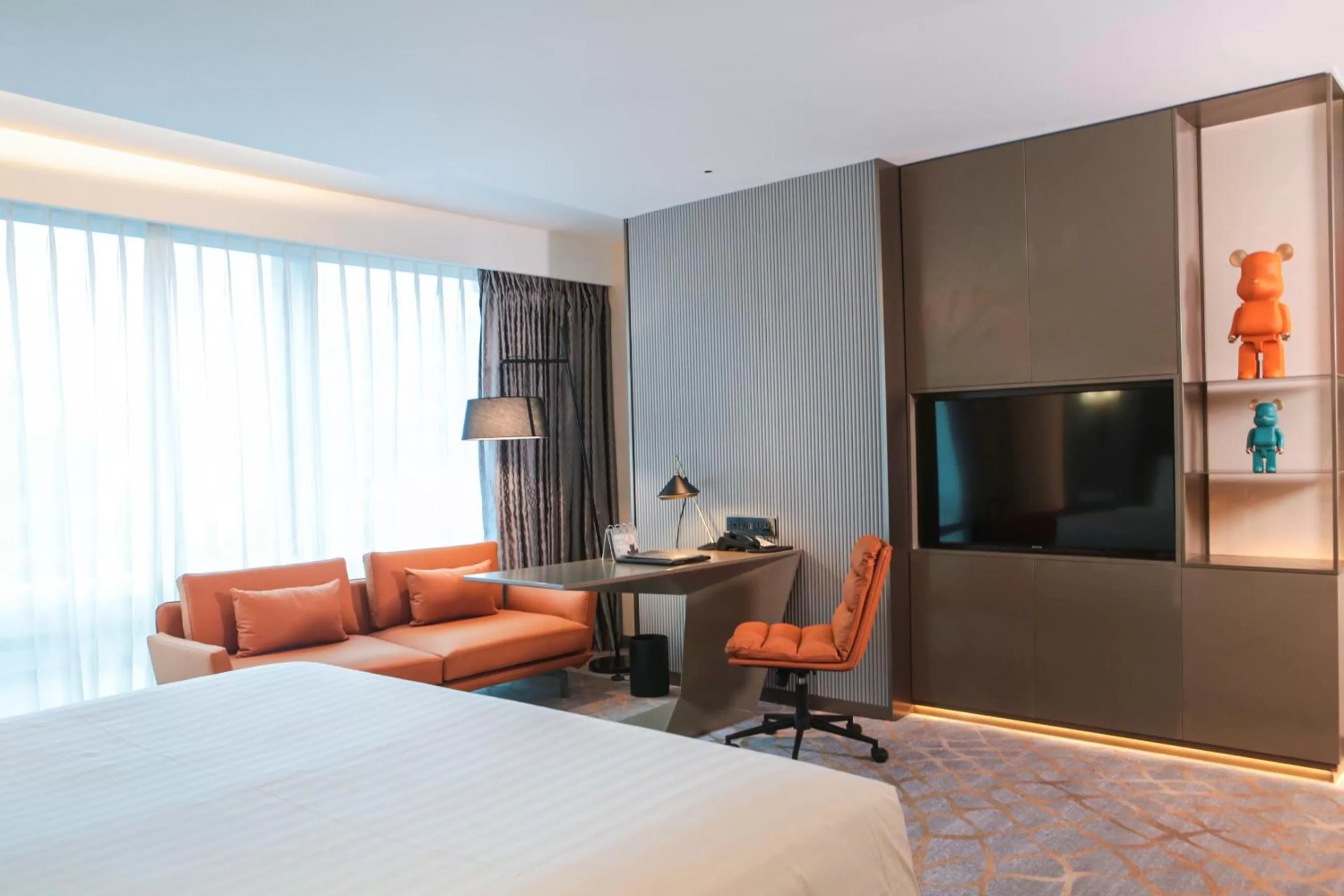 Seating area, Bed in Pullman Shanghai Central - In XinTianDi & Yu Garden Area