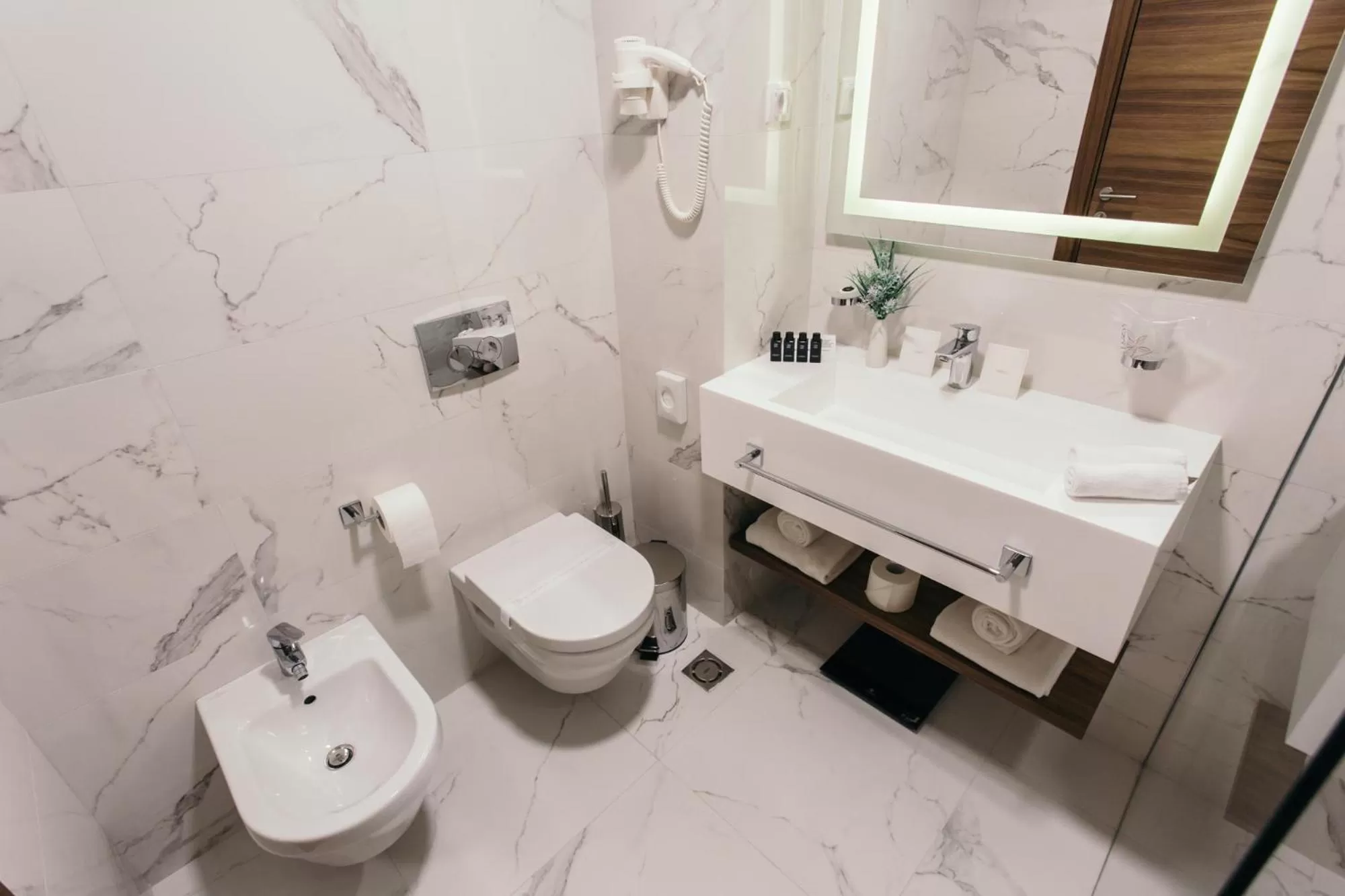 Bathroom in Central Point Hotel Beograd