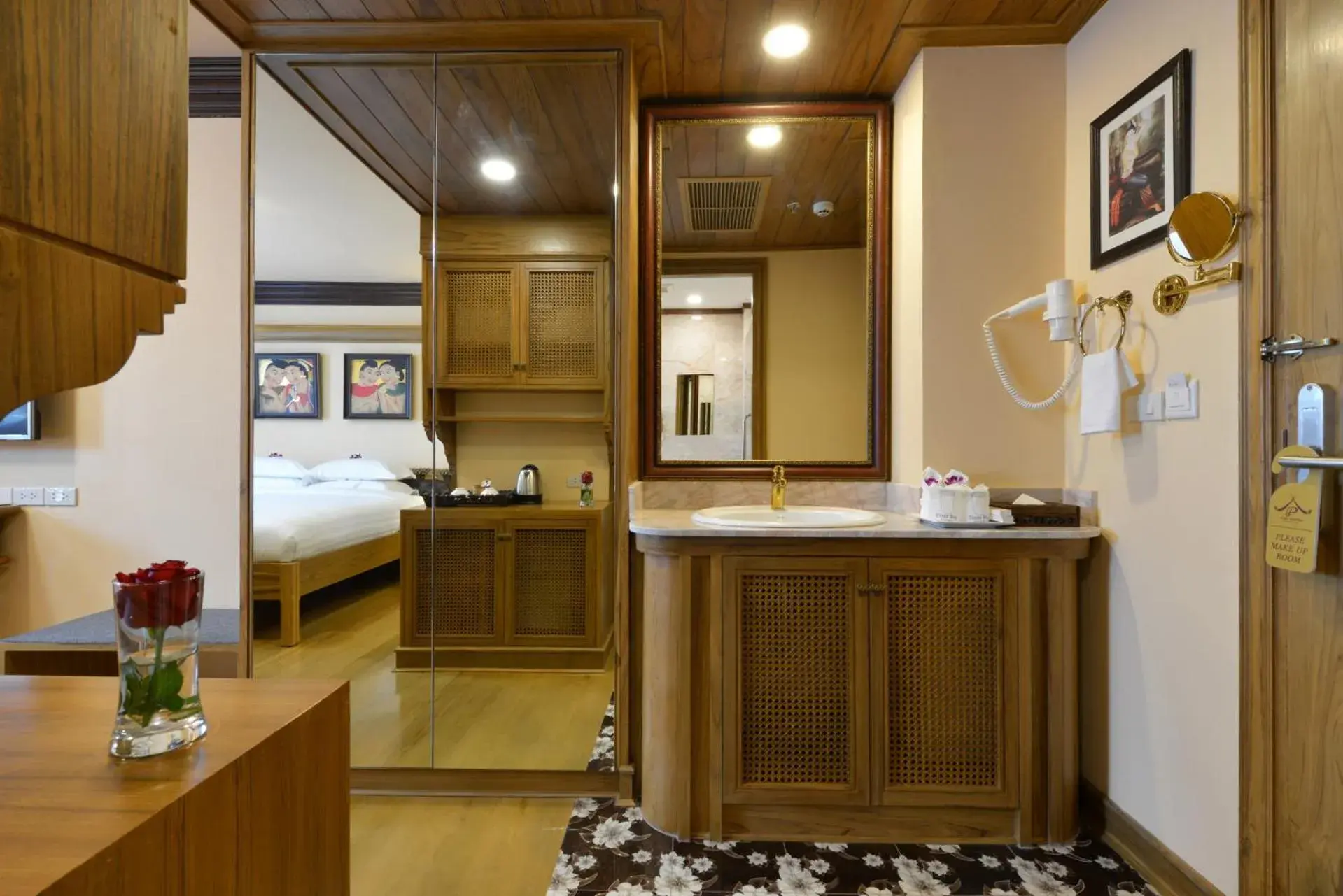 Coffee/tea facilities, Bathroom in Peak Nimman Prestige Hotel