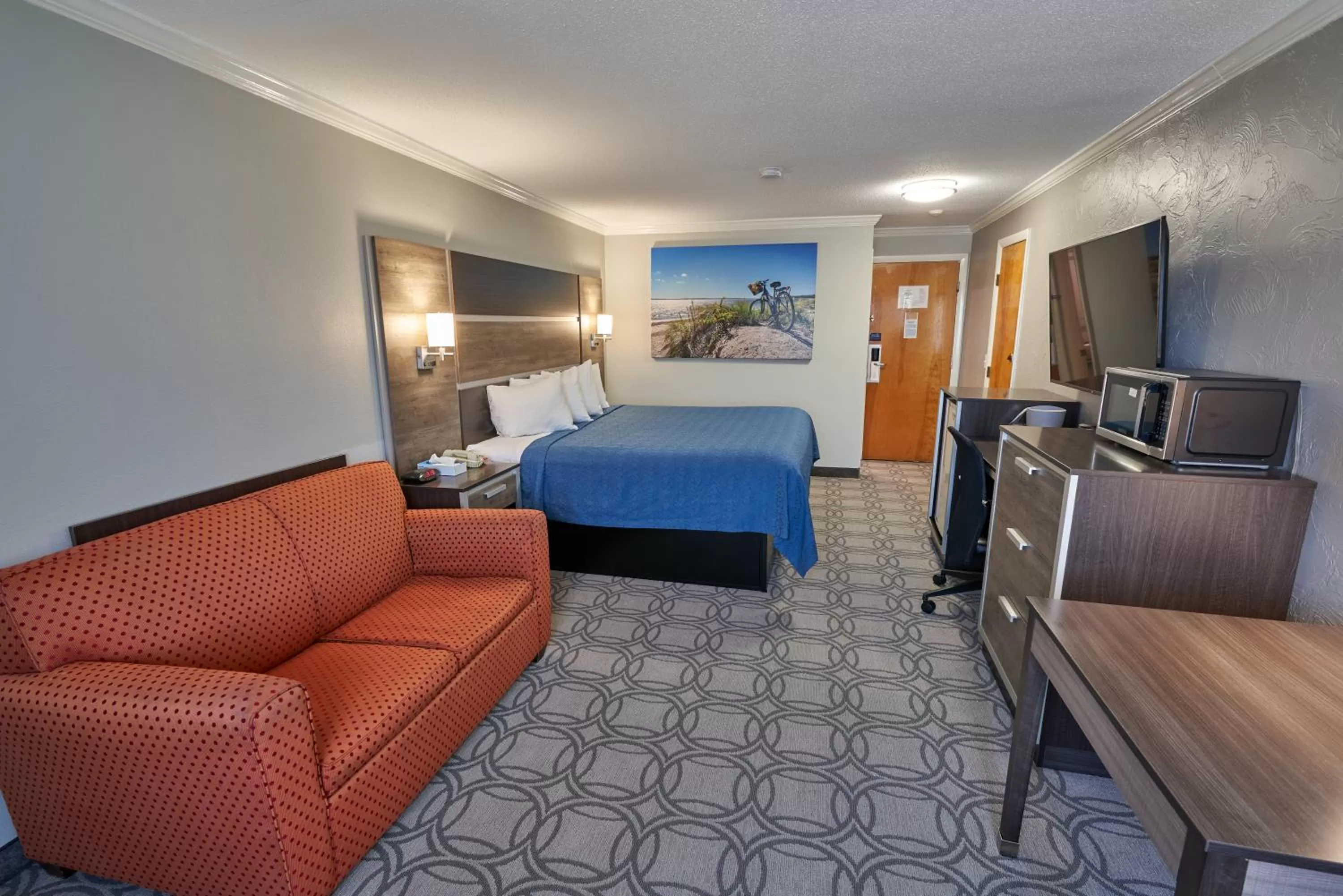 Photo of the whole room, Bed in Ambassador Inn and Suites