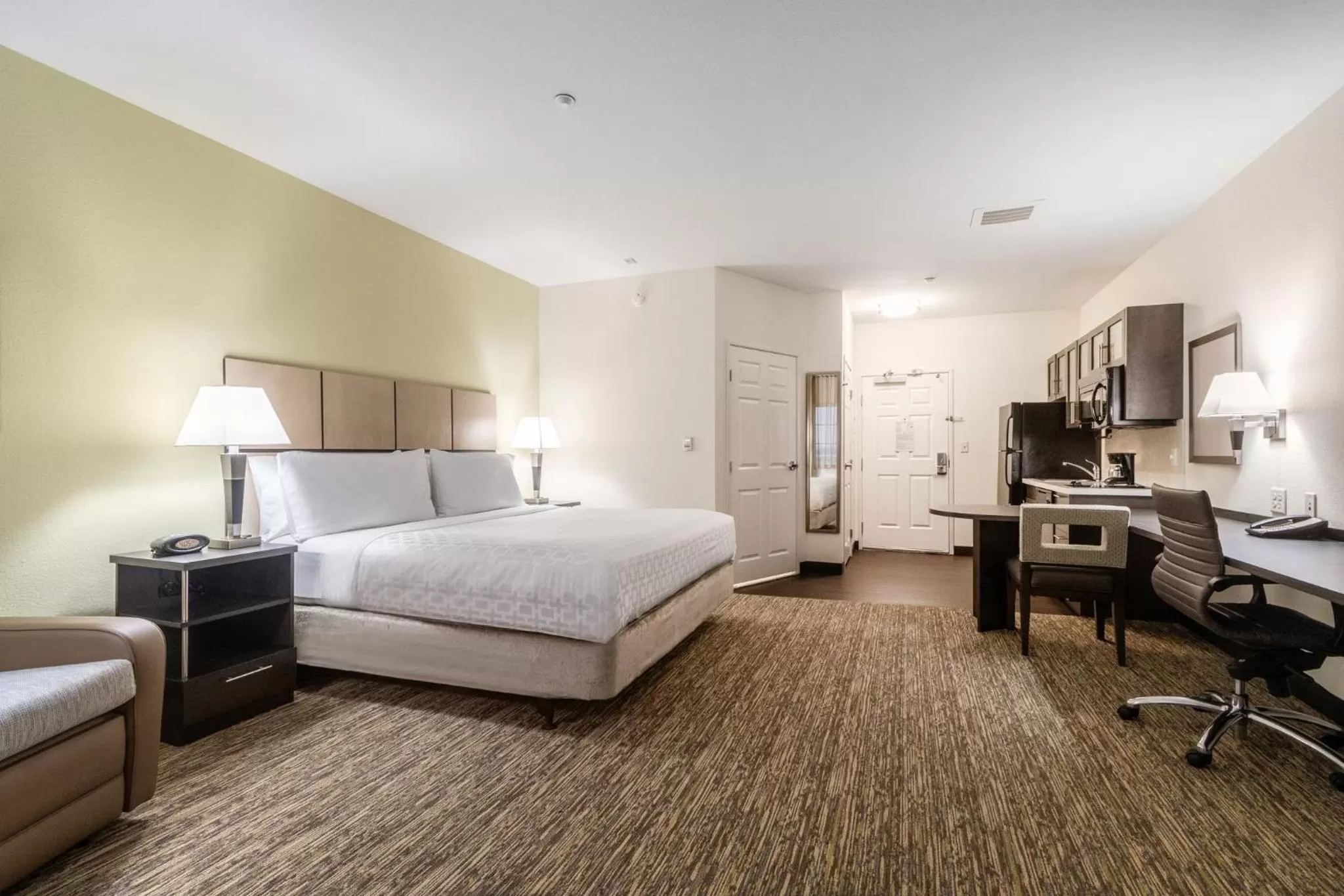 Photo of the whole room, Bed in Candlewood Suites Portland Airport by IHG