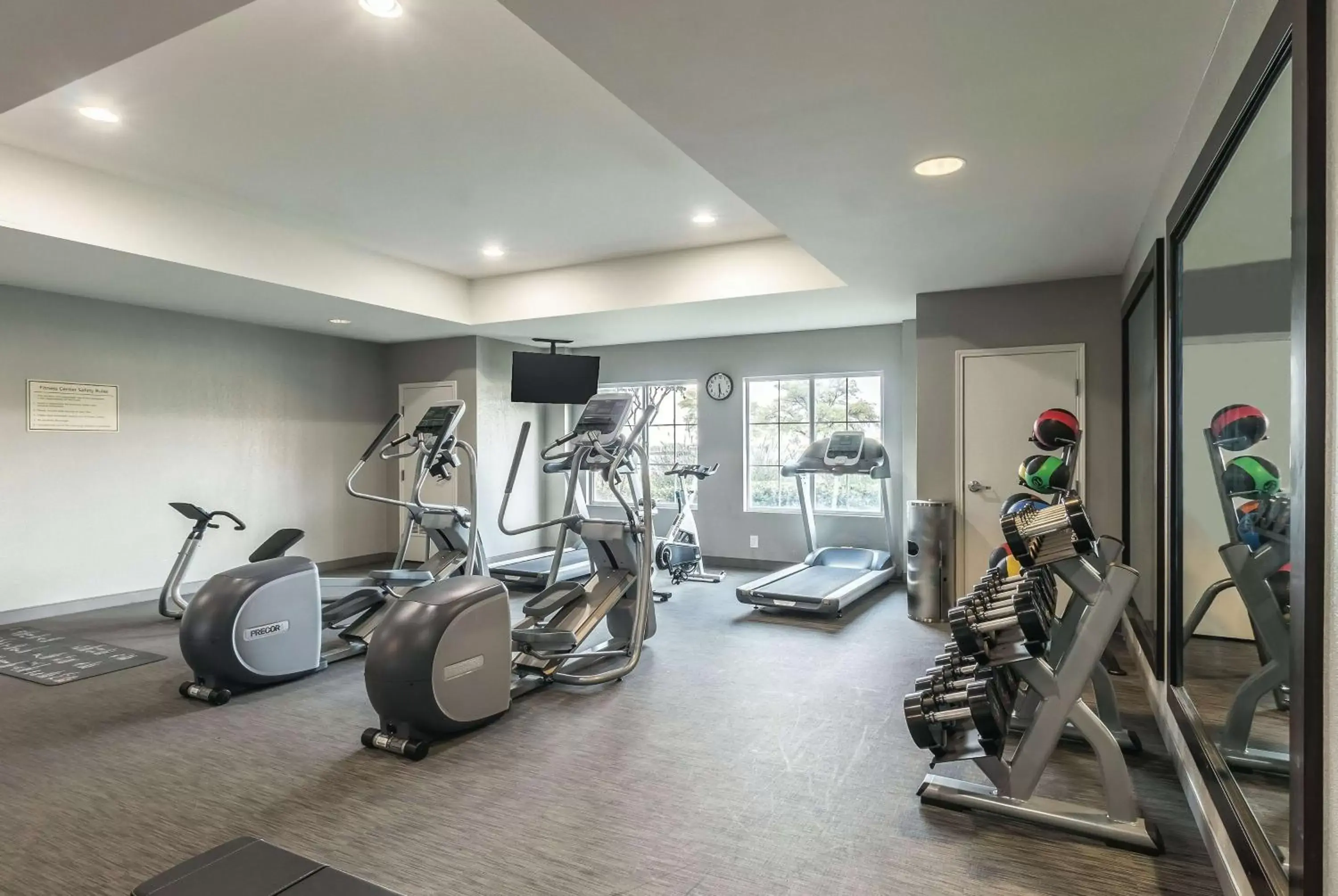 Fitness centre/facilities, Fitness Center/Facilities in La Quinta by Wyndham Arlington North 6 Flags Dr