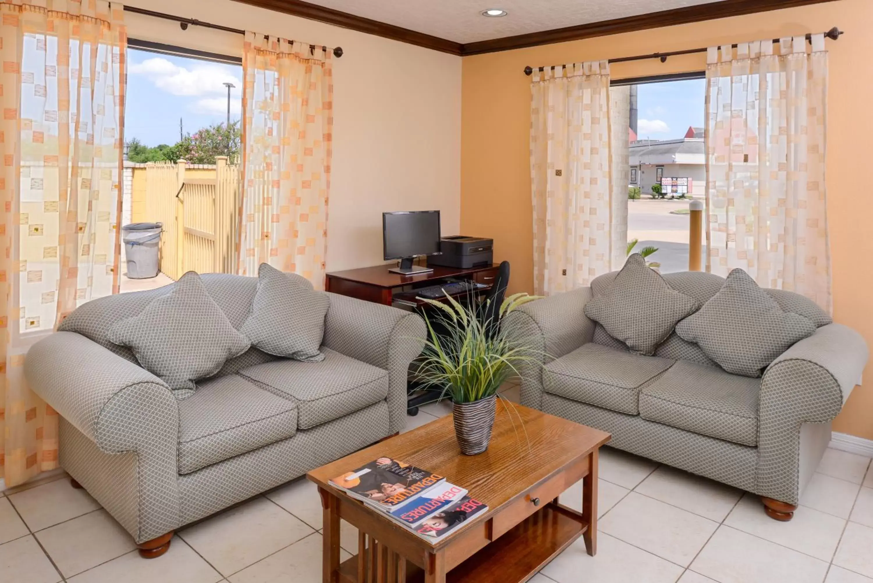 Lobby or reception, Seating Area in Americas Best Value Inn & Suites Waller Prairie View