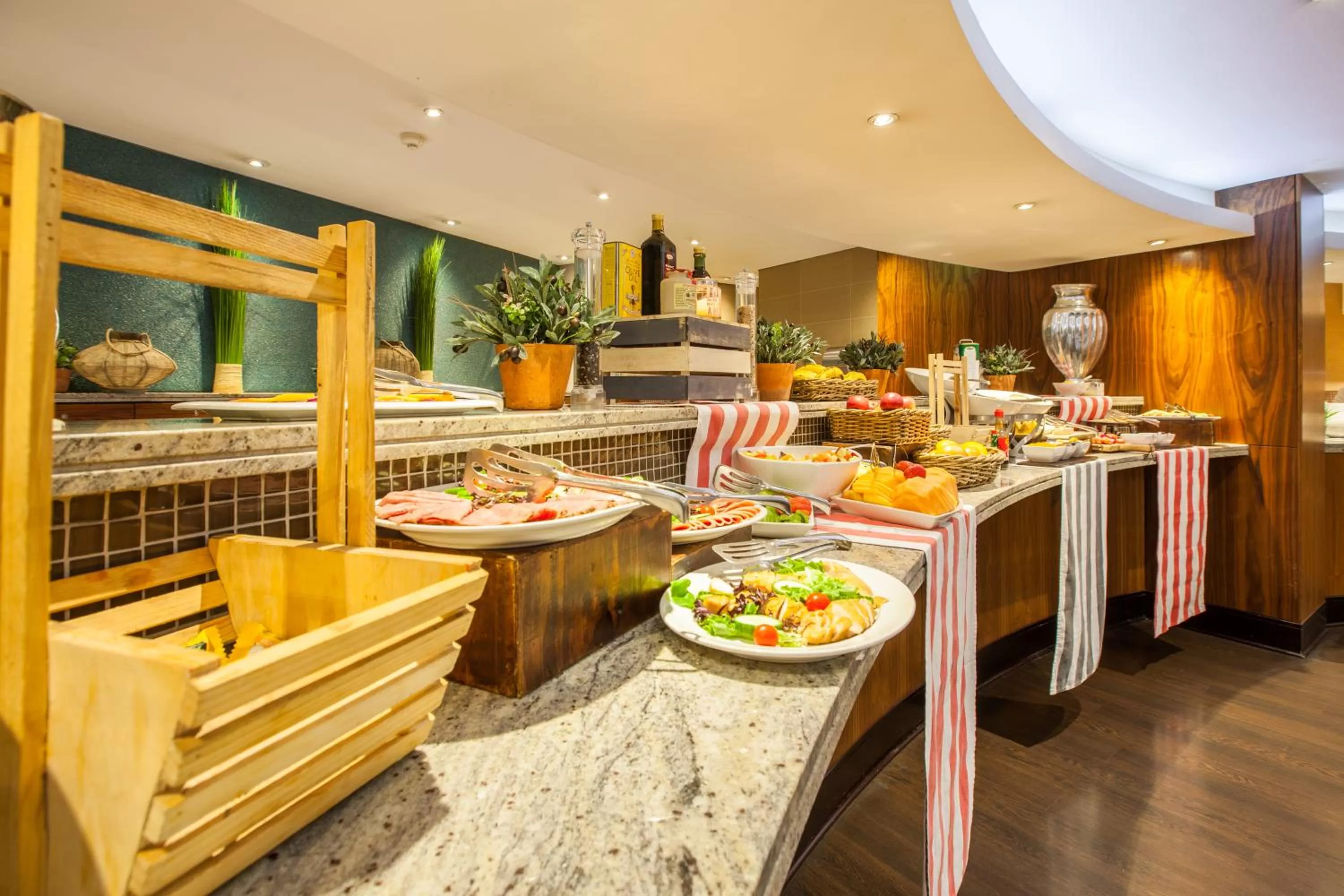 Restaurant/places to eat in City Lodge Hotel Lynnwood