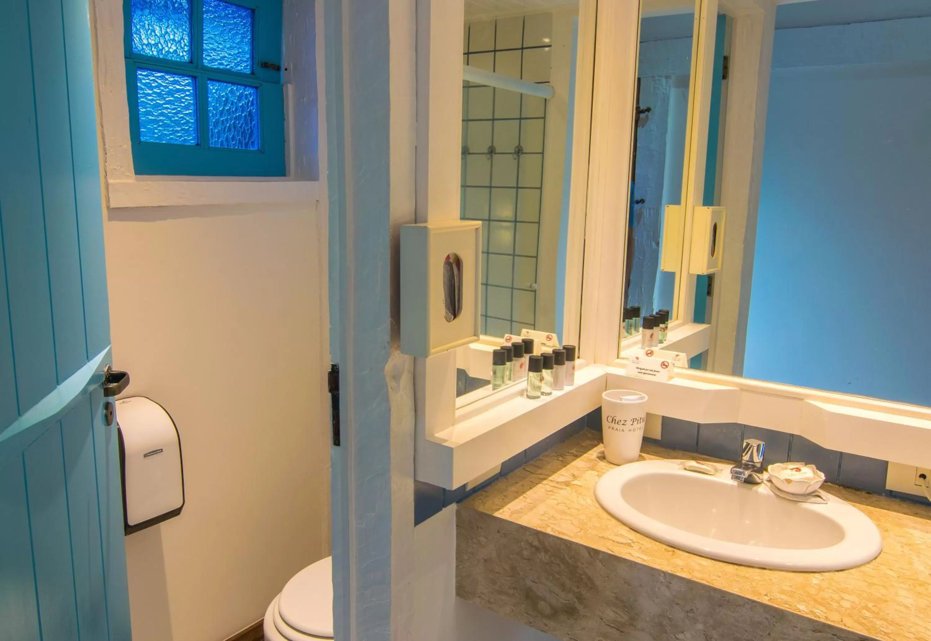Bathroom in Chez Pitu Praia Hotel