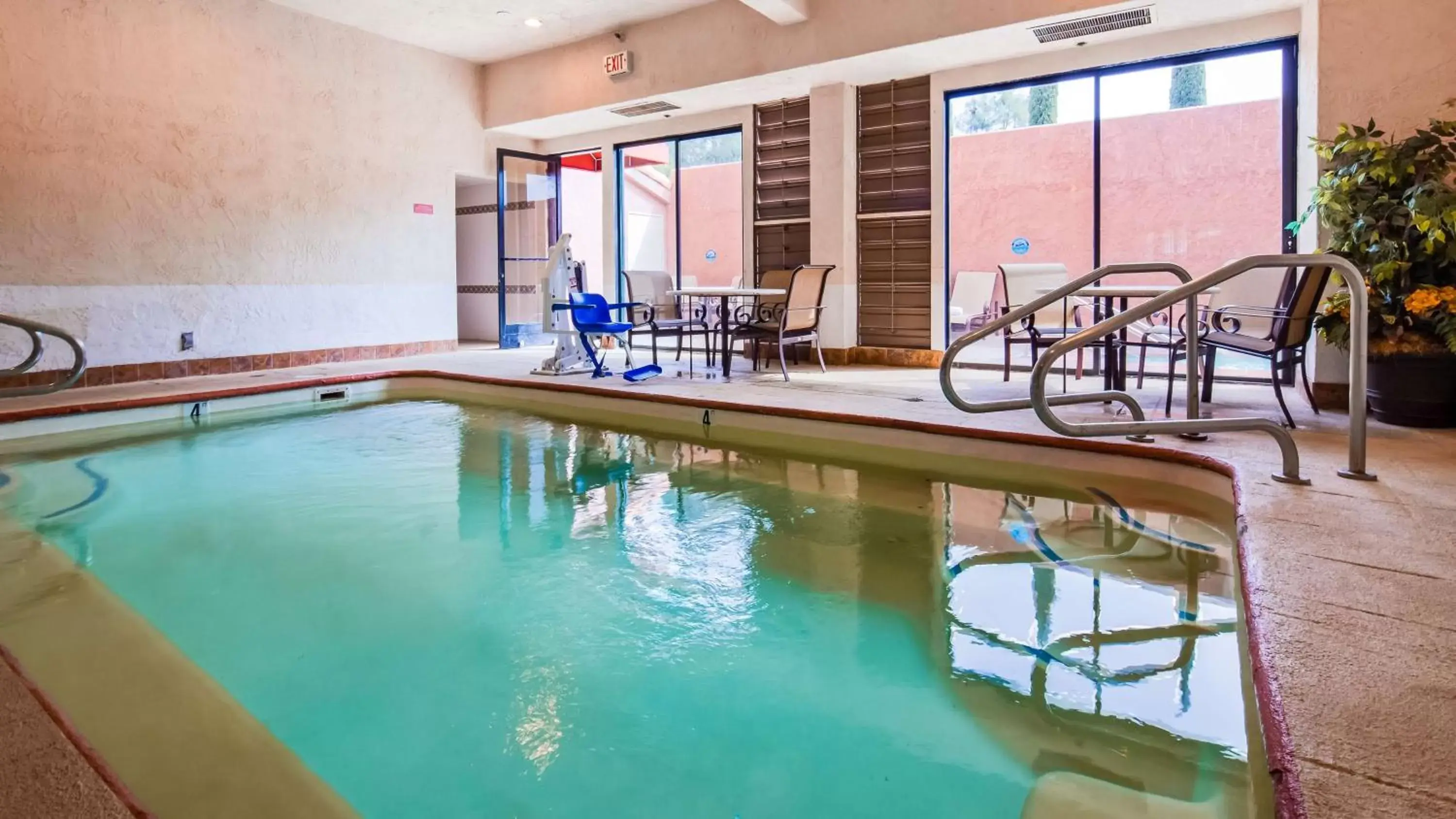 On site, Swimming Pool in Best Western El Grande Inn