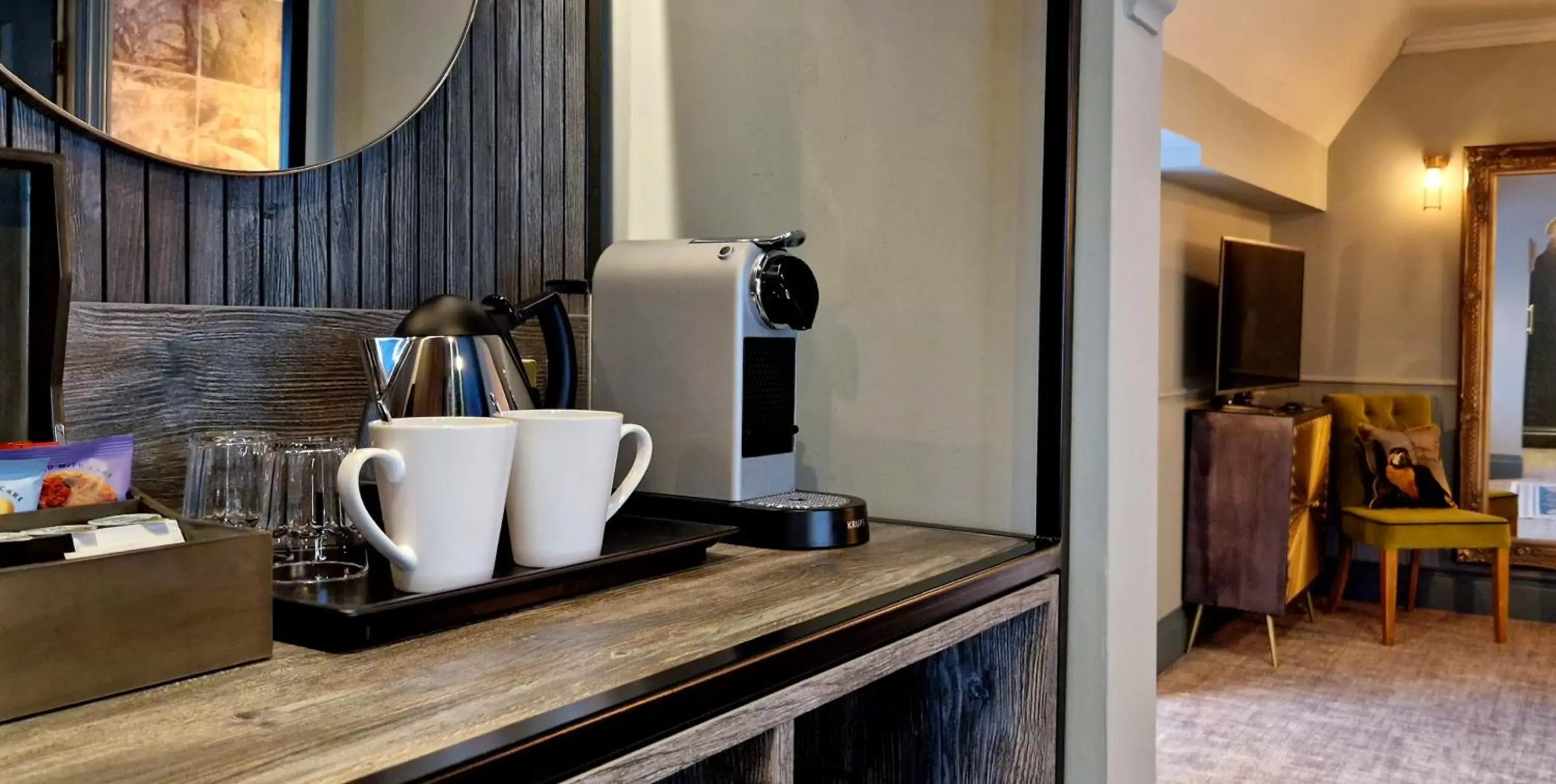 Coffee/tea facilities, Kitchen/Kitchenette in Alderley Edge Hotel