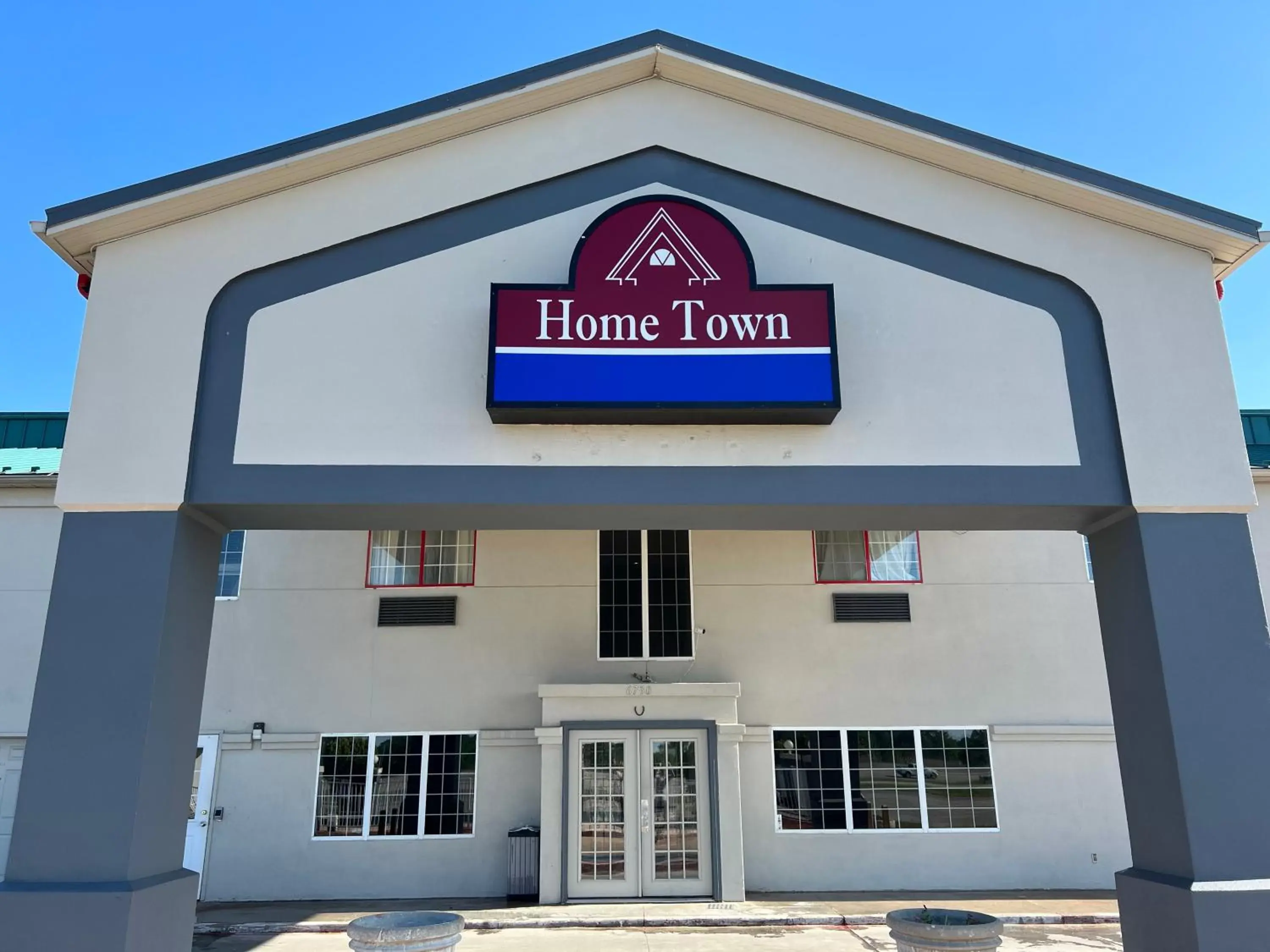 Property Building in Hometown Inn Airport