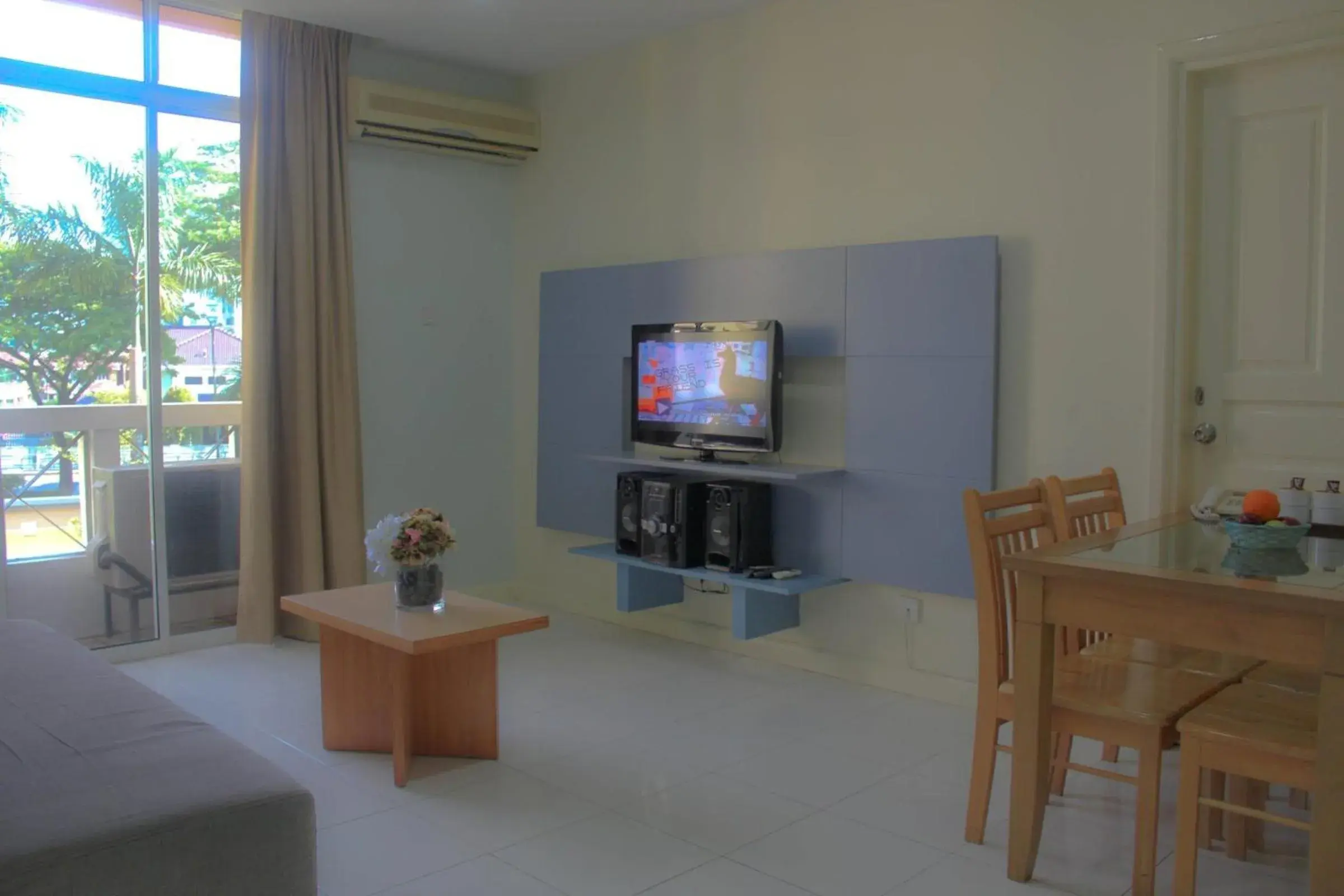 Living room, TV/Entertainment Center in Jinhold Service Apartment