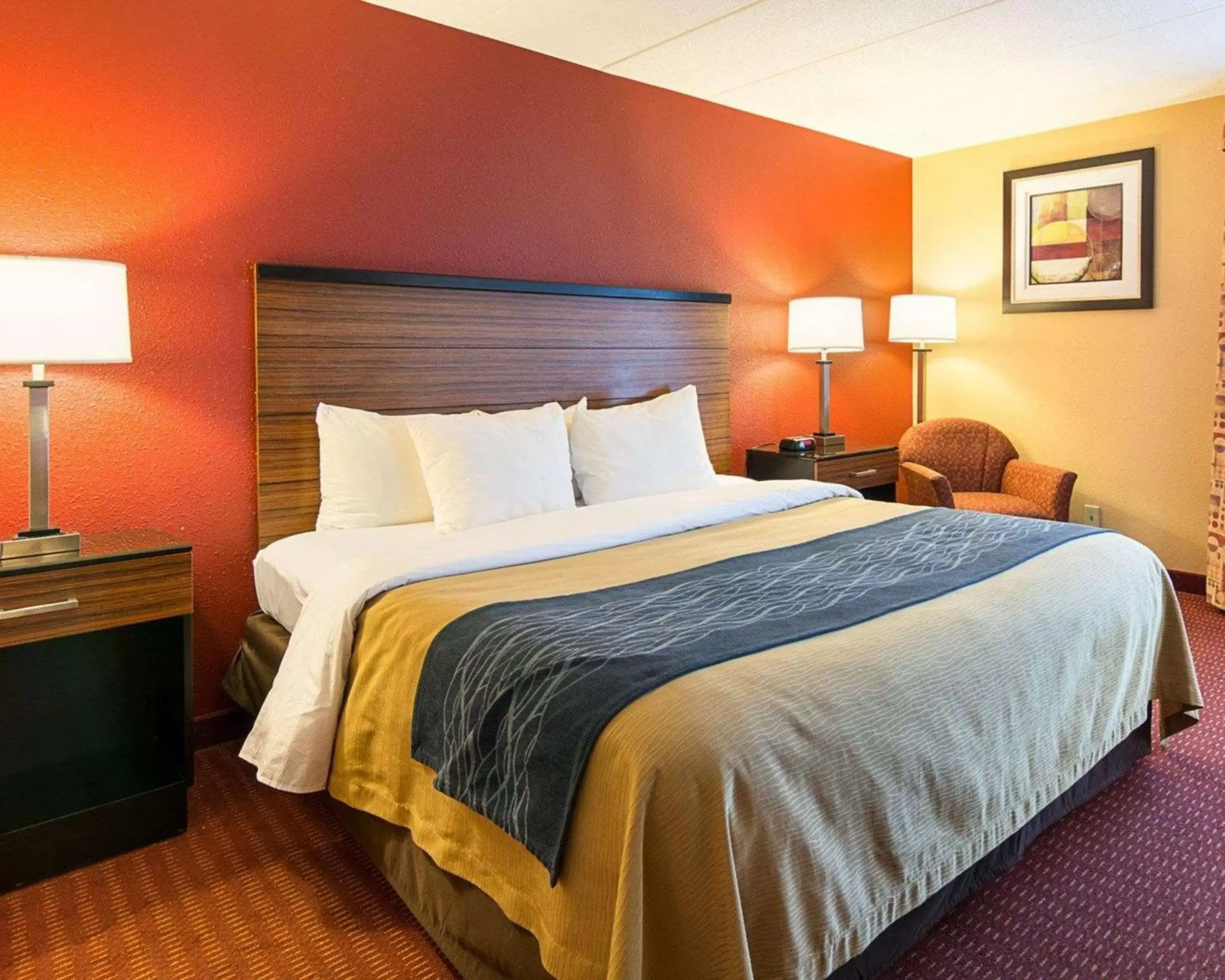 Photo of the whole room, Bed in Comfort Inn Oxon Hill
