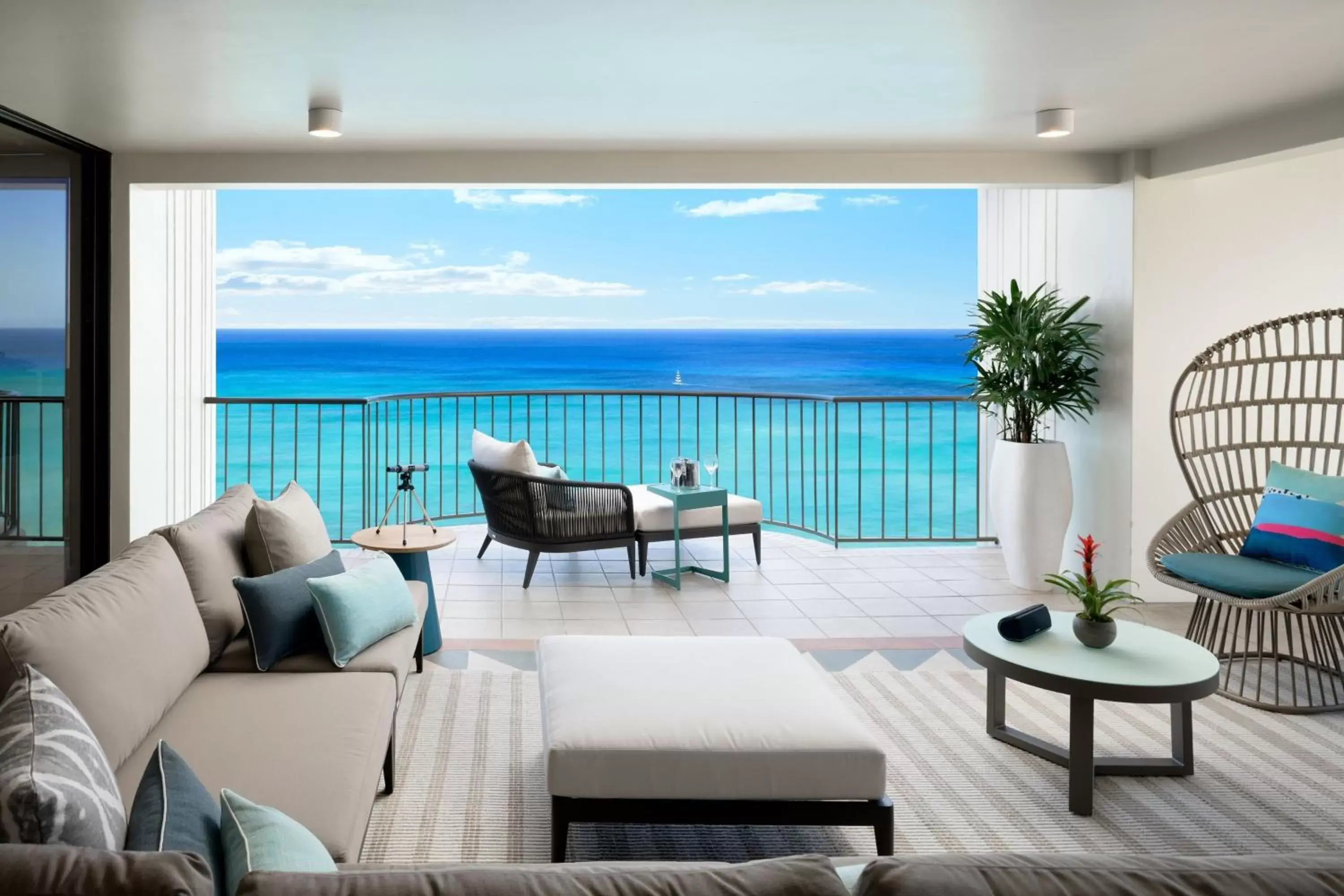 Photo of the whole room, Sea View in Waikiki Beach Marriott Resort & Spa