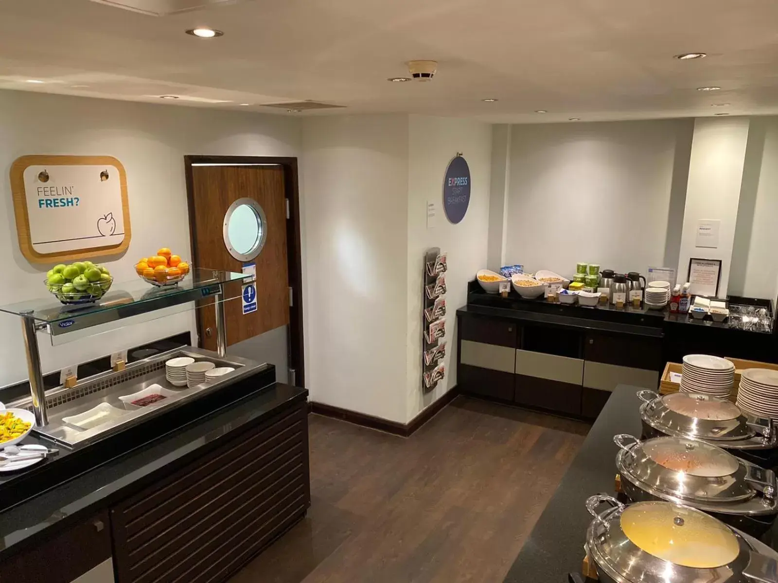 Breakfast, Restaurant/Places to Eat in Holiday Inn Express Windsor, an IHG Hotel
