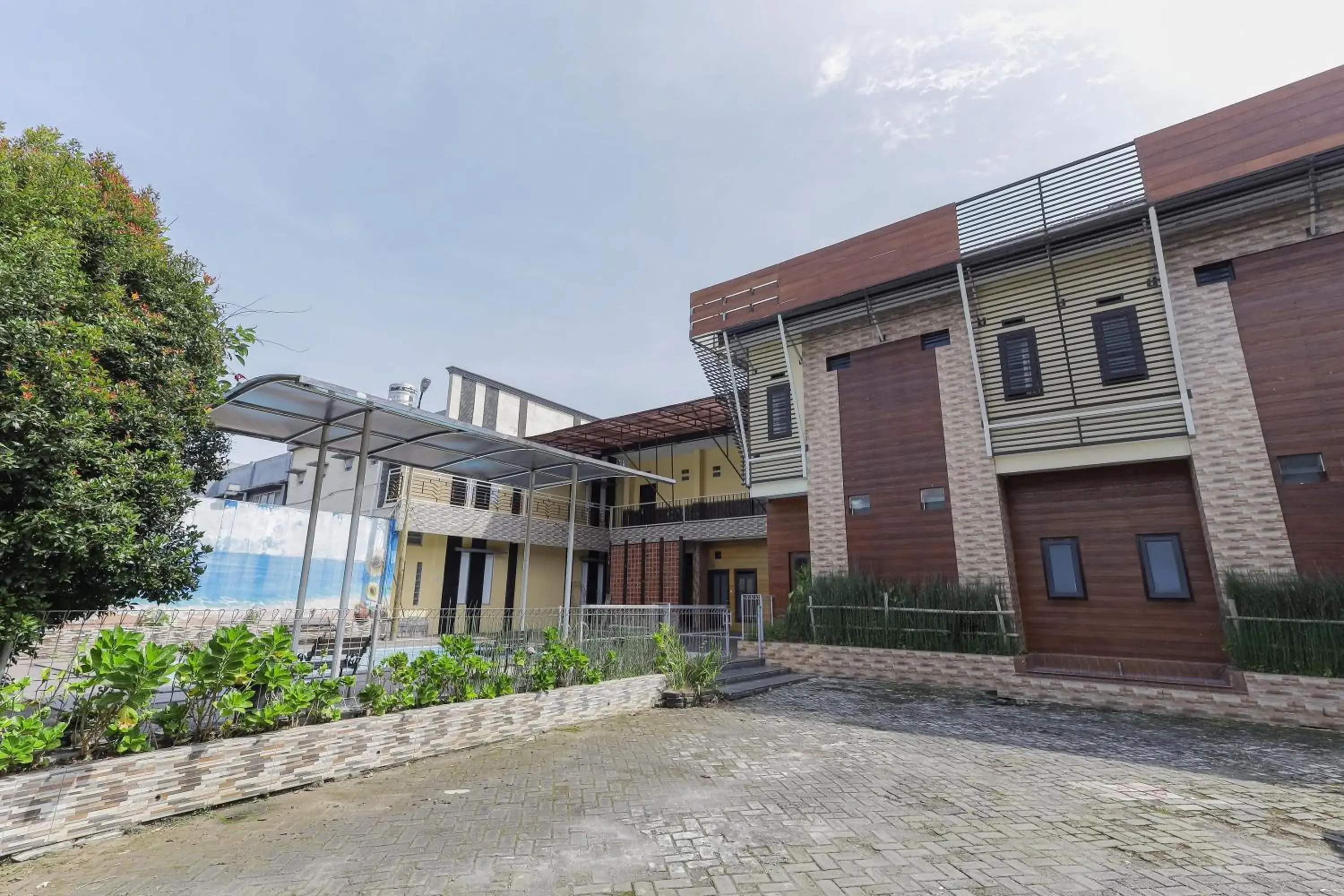 Property Building in OYO 564 Bunga Matahari Guest House And Hotel