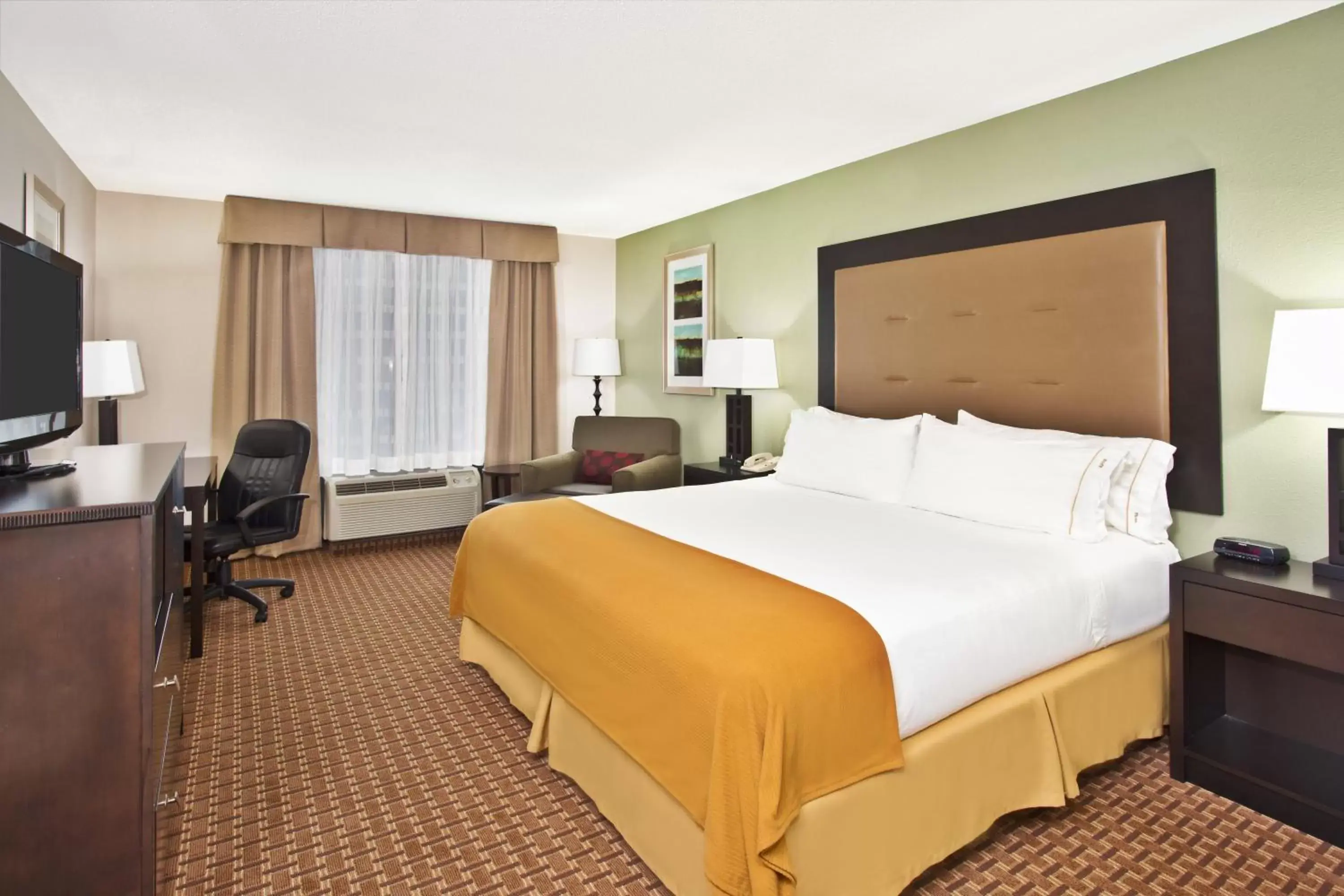 Photo of the whole room, Bed in Holiday Inn Express Hotel and Suites Harrington - Dover Area, an IHG Hotel