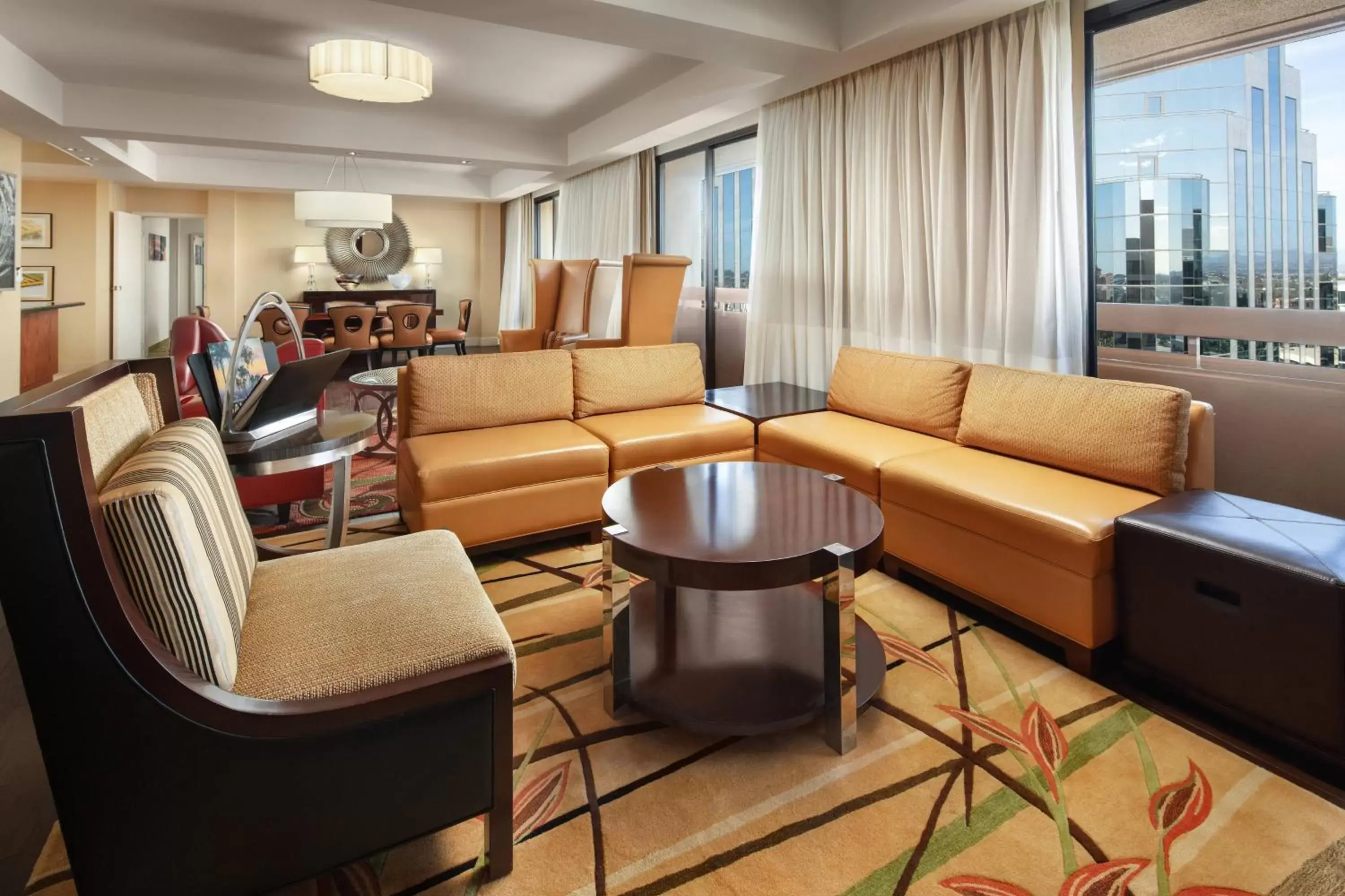 Living room, Seating Area in San Diego Marriott La Jolla