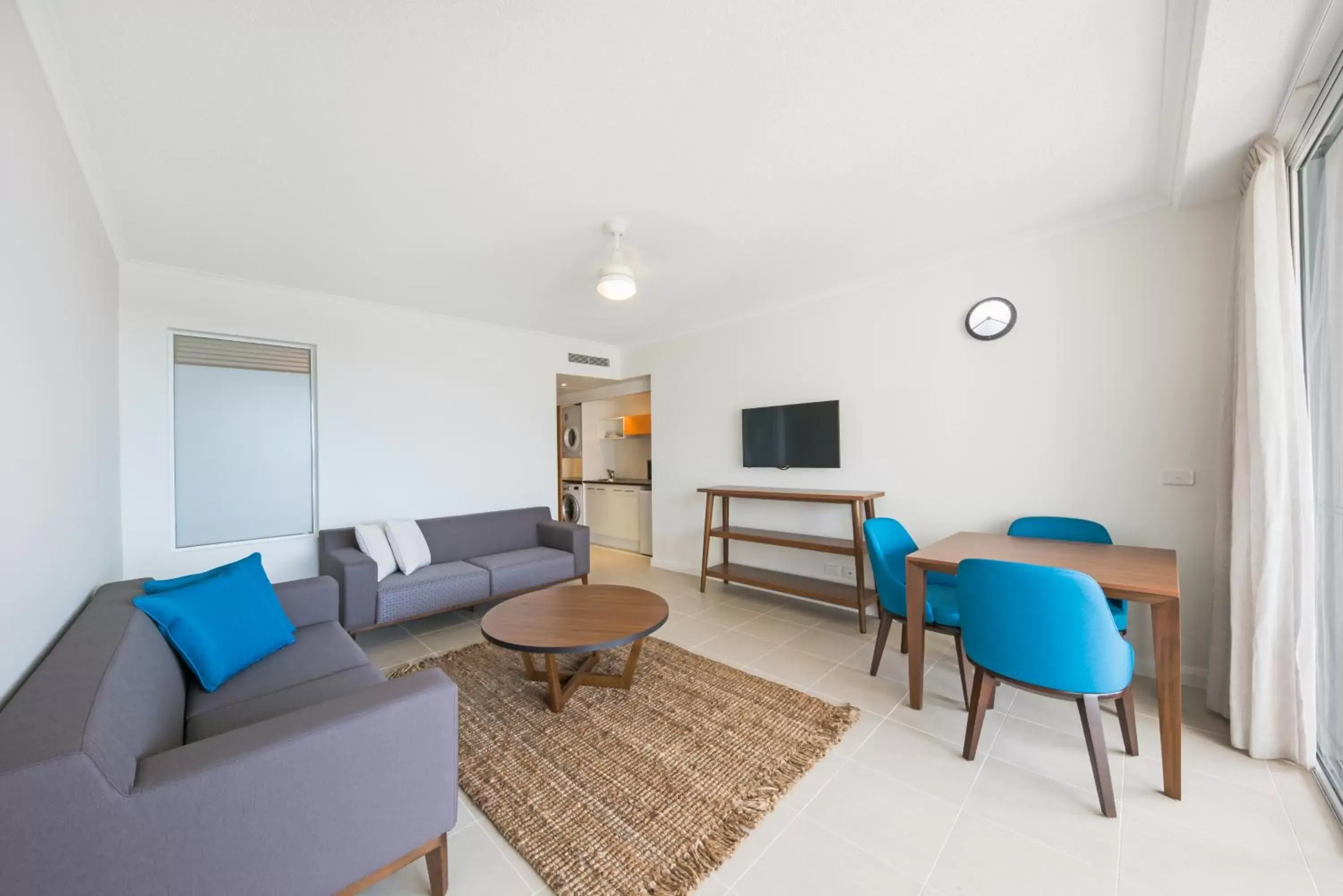 Kitchen or kitchenette, Seating Area in The Sebel Whitsundays