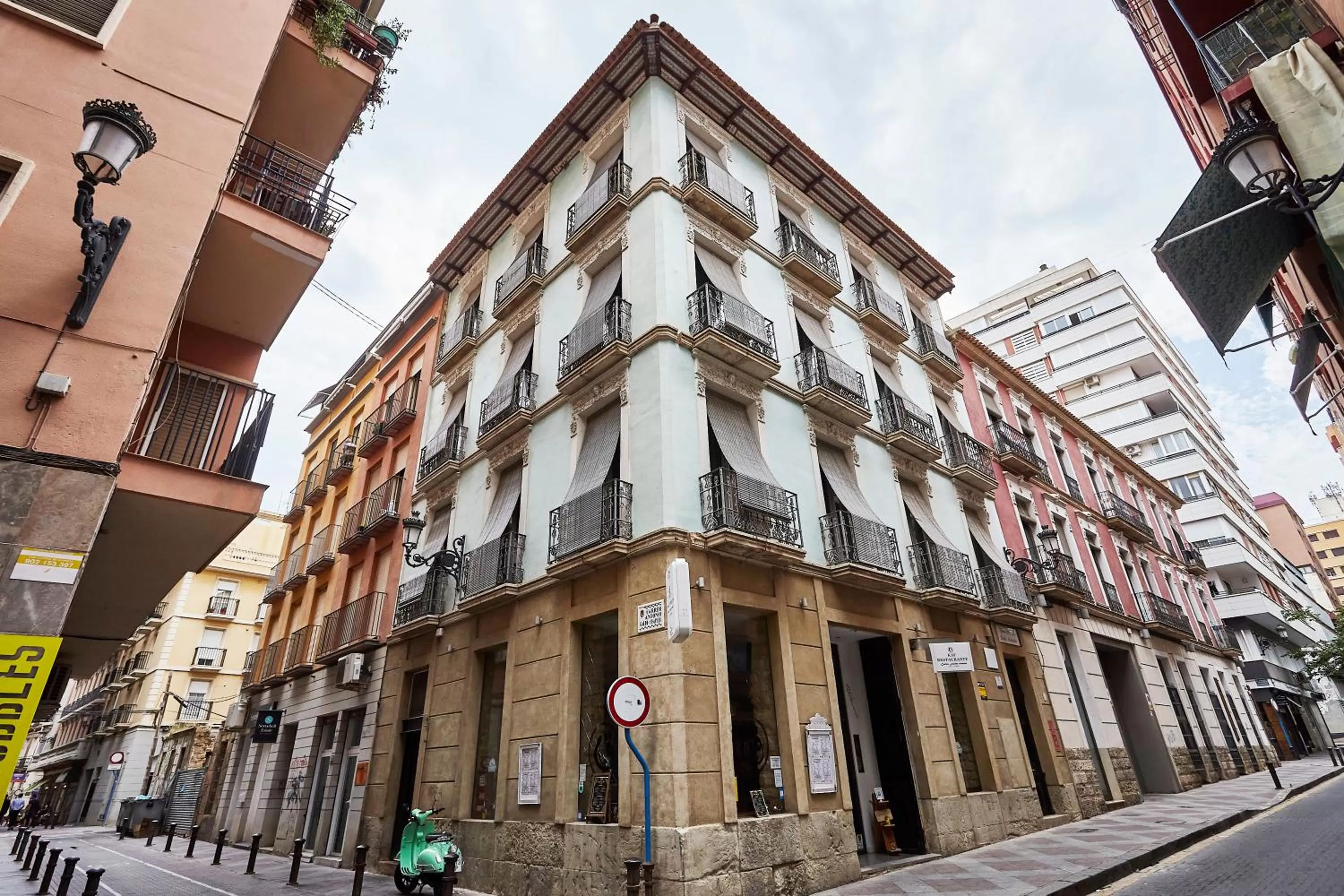 Property Building in Hello Alicante Apartamentos