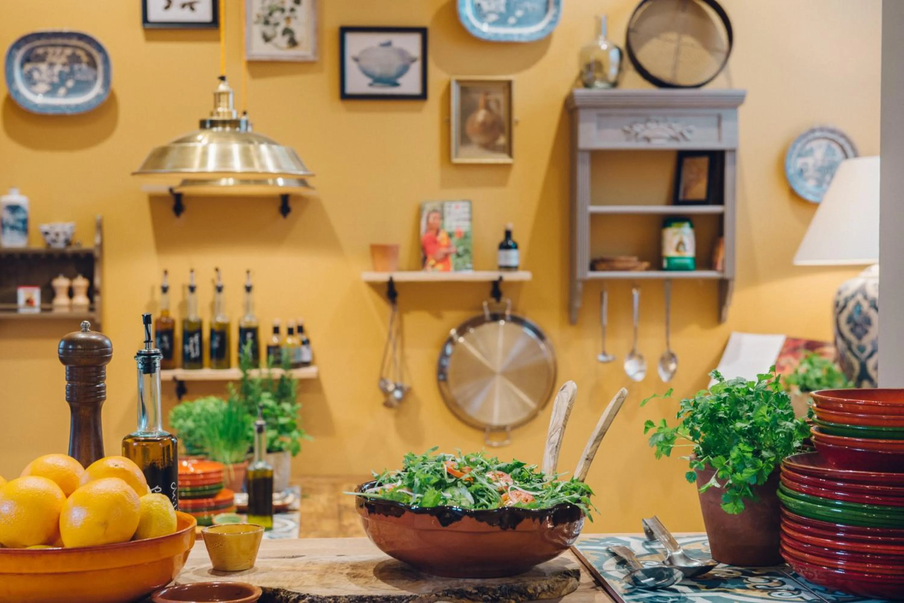 Restaurant/places to eat in Burley Manor