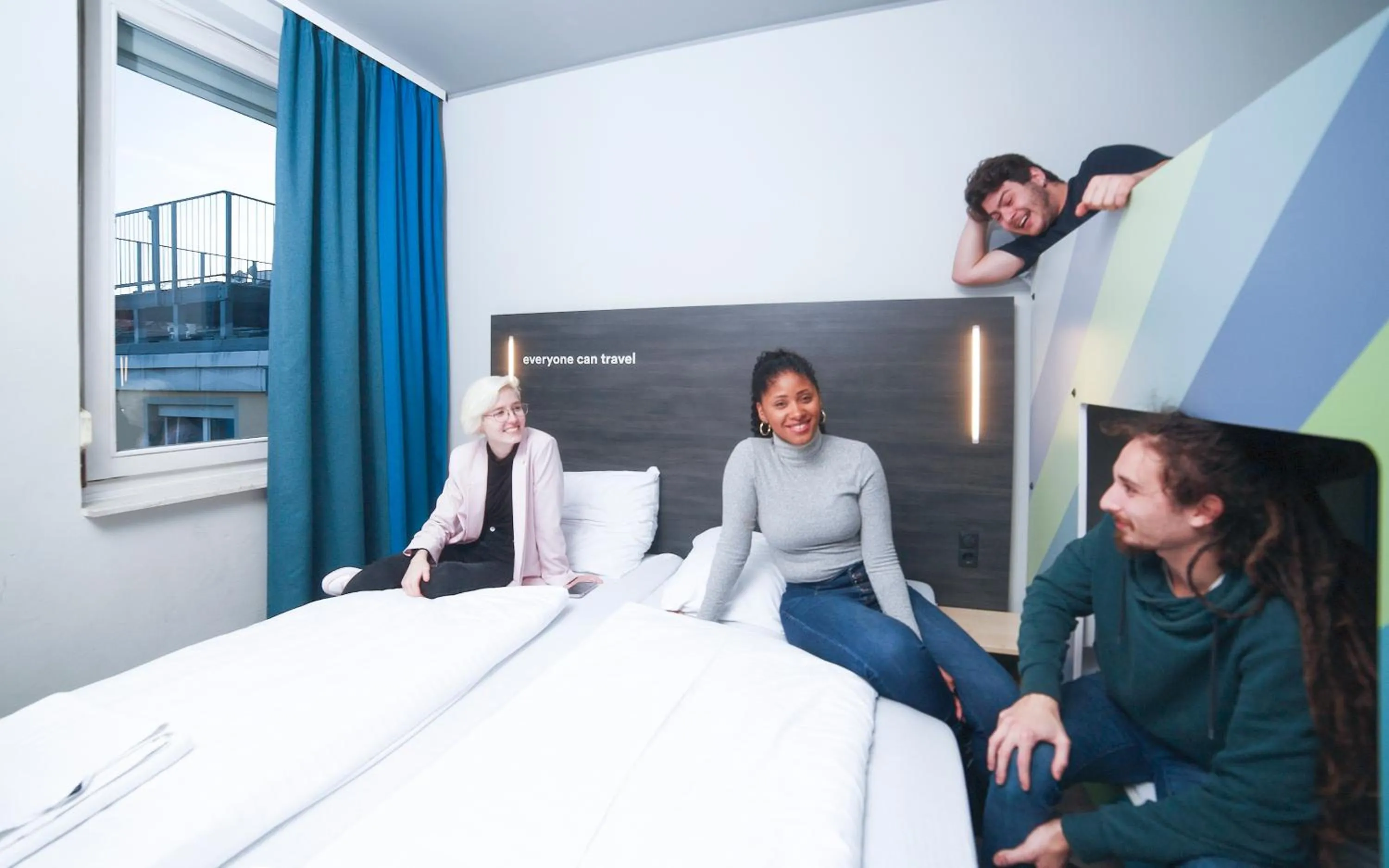 group of guests, Bed in a&o Wien Stadthalle