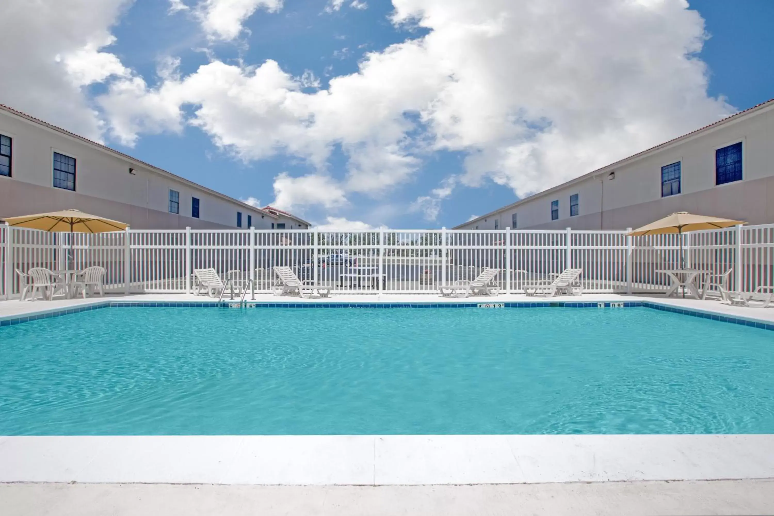Swimming pool, Property Building in Days Inn by Wyndham Casper