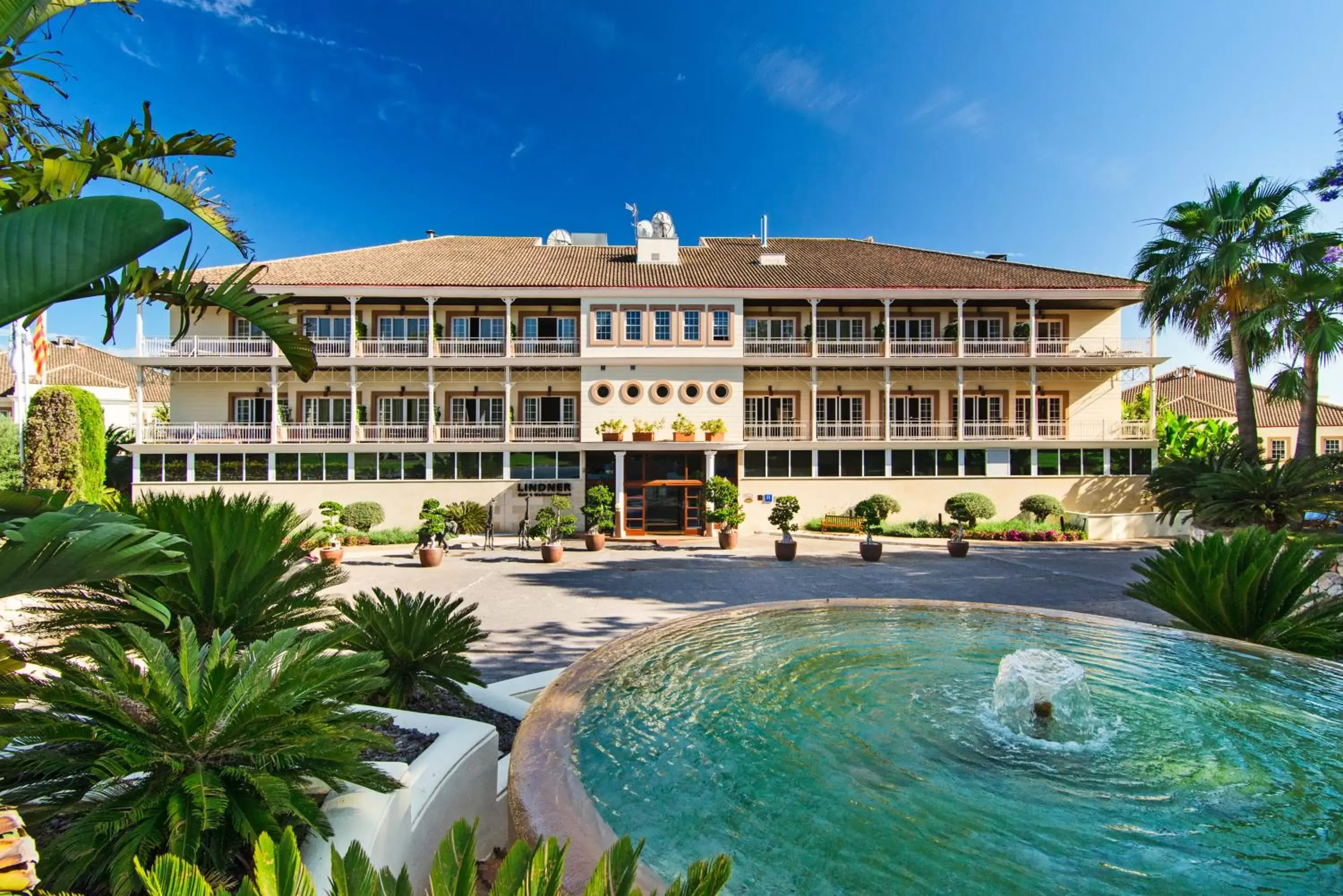 Facade/entrance, Property Building in Lindner Hotel Mallorca Portals Nous, part of JdV by Hyatt