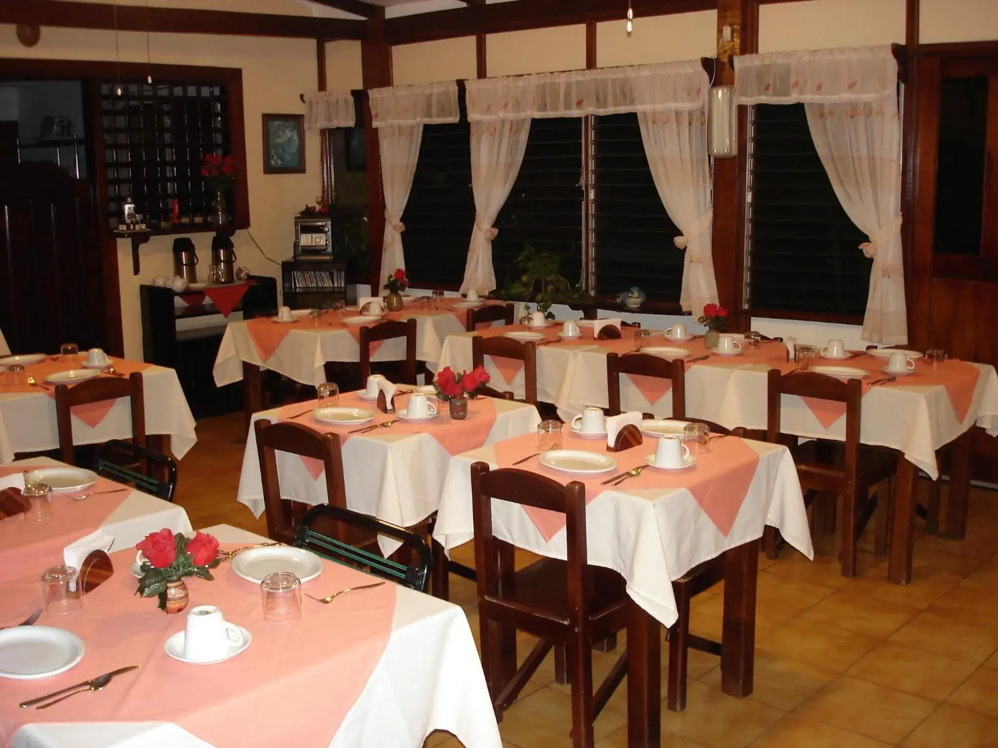 Restaurant/Places to Eat in Hotel La Rosa de America