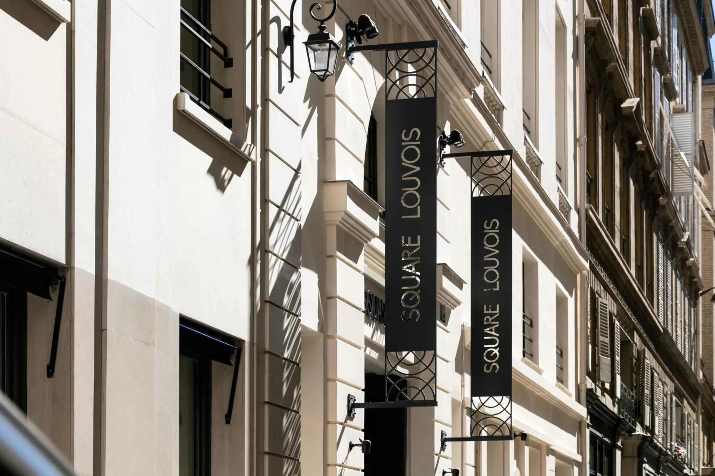 Facade/entrance in Hôtel Square Louvois