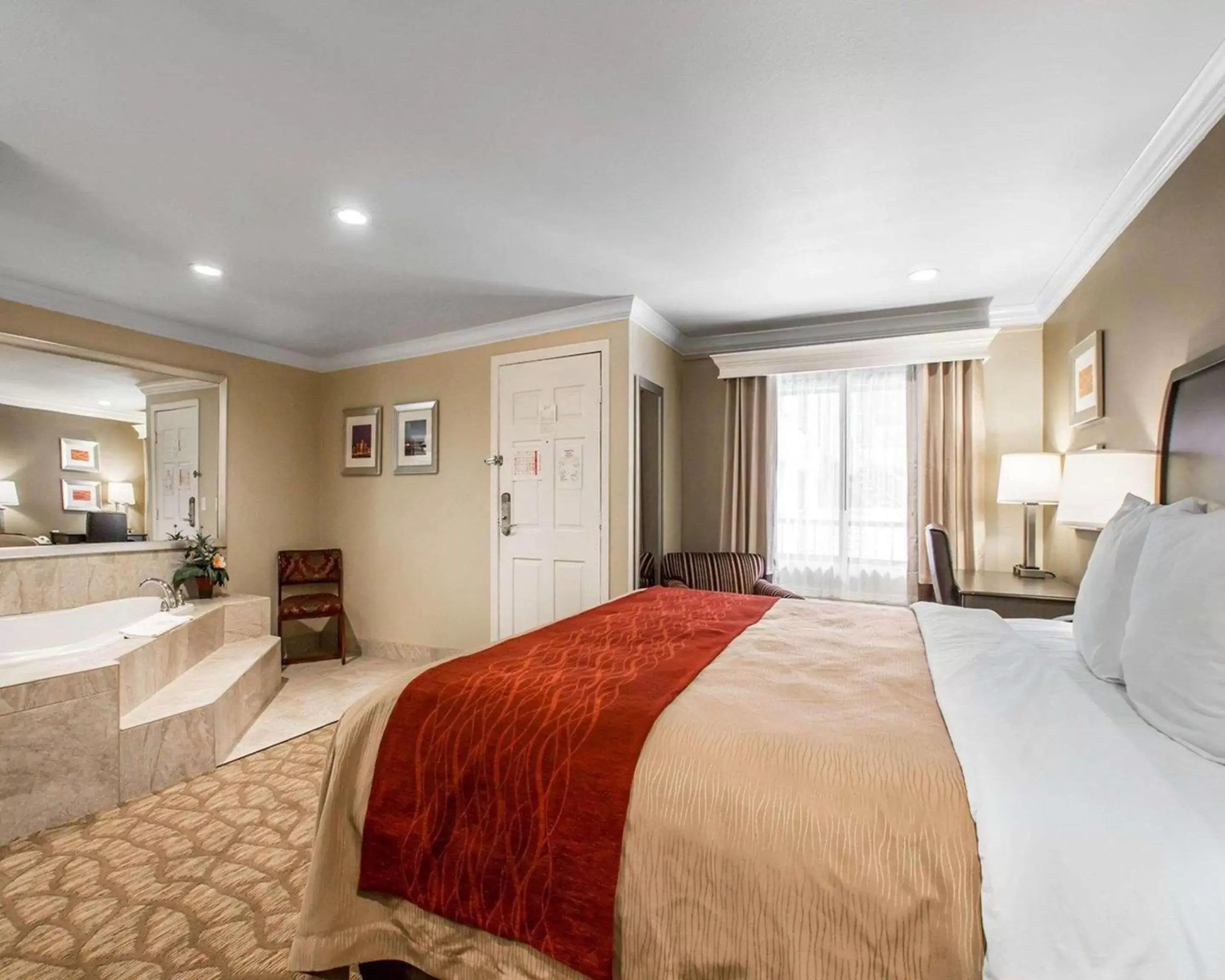 Photo of the whole room, Bed in Quality Inn Downey Photo of the whole room, Bed in Quality Inn Downey