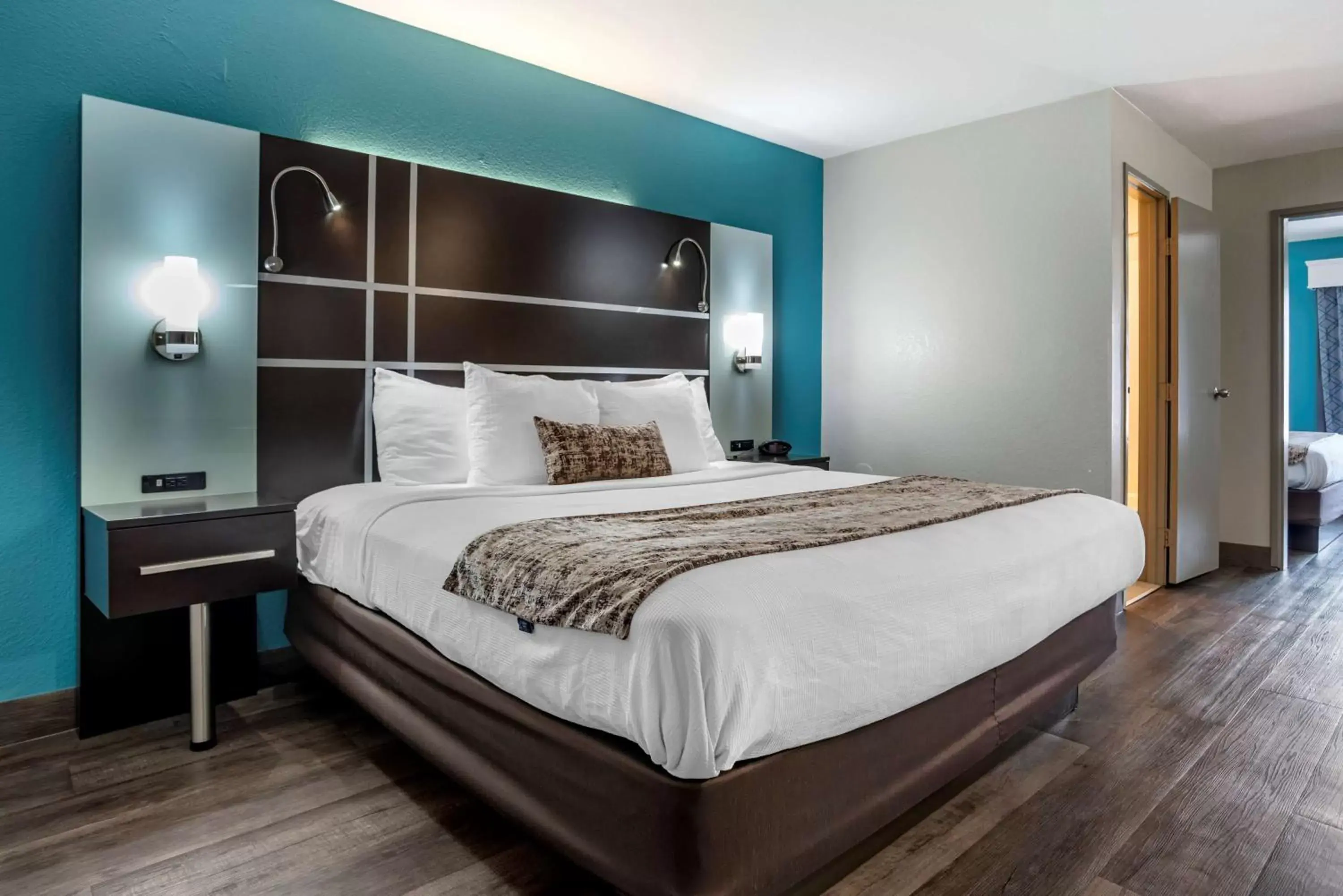 Bedroom, Bed in Best Western Carlton Suites